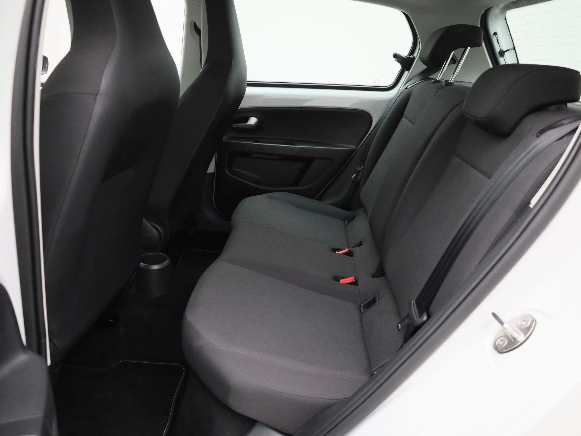 Volkswagen-up!-image-10