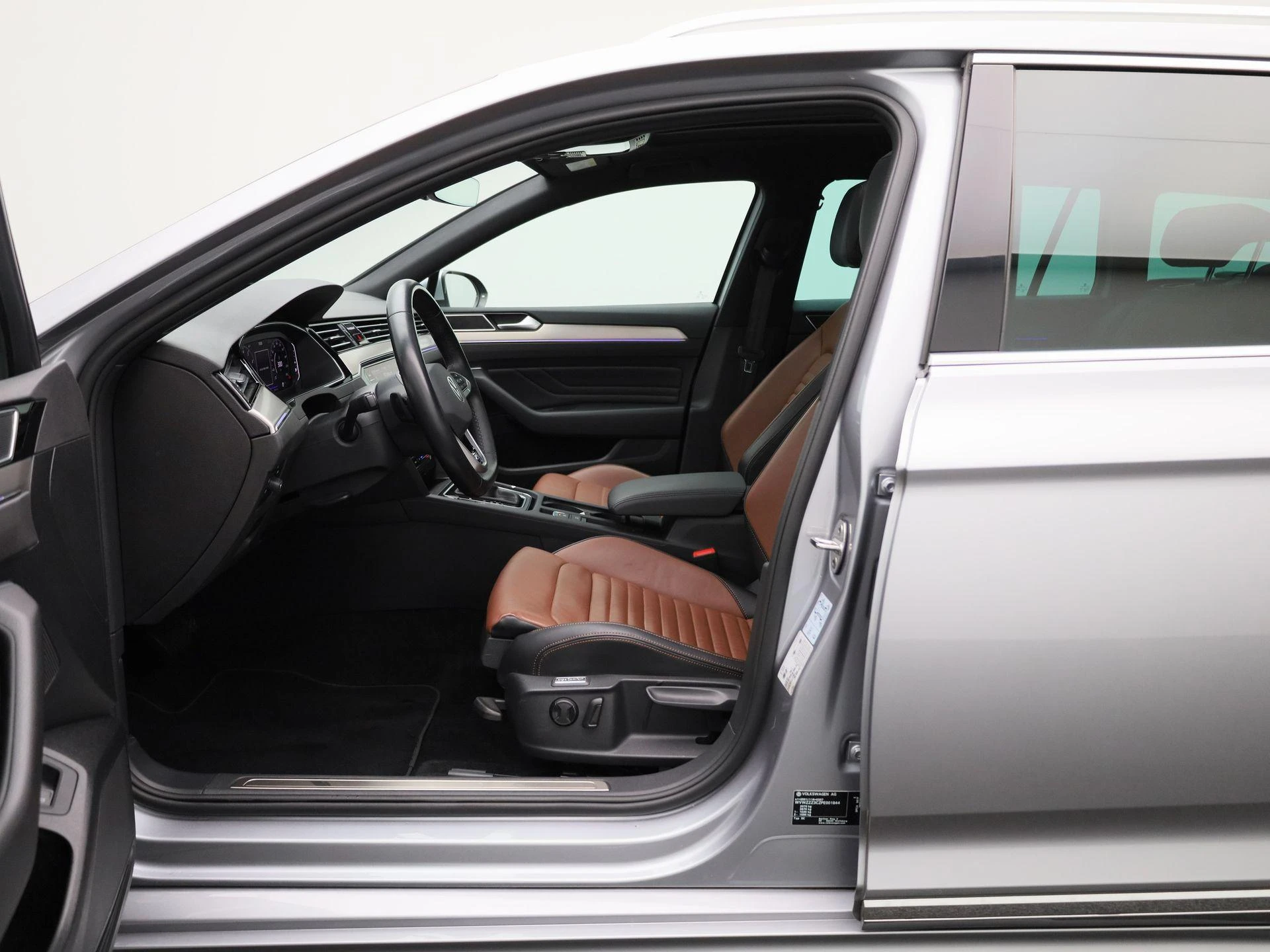 Volkswagen-Passat-image-8