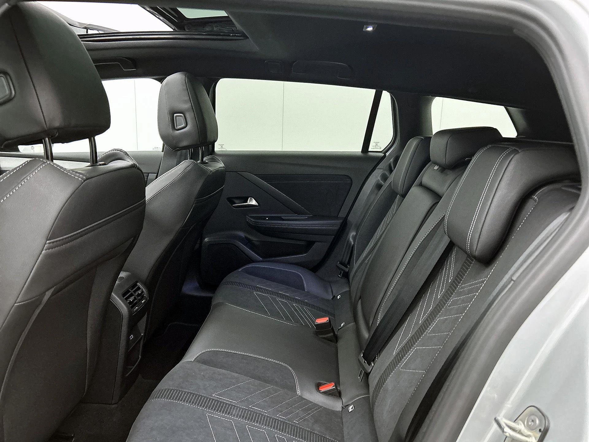 Opel-Astra-image-25