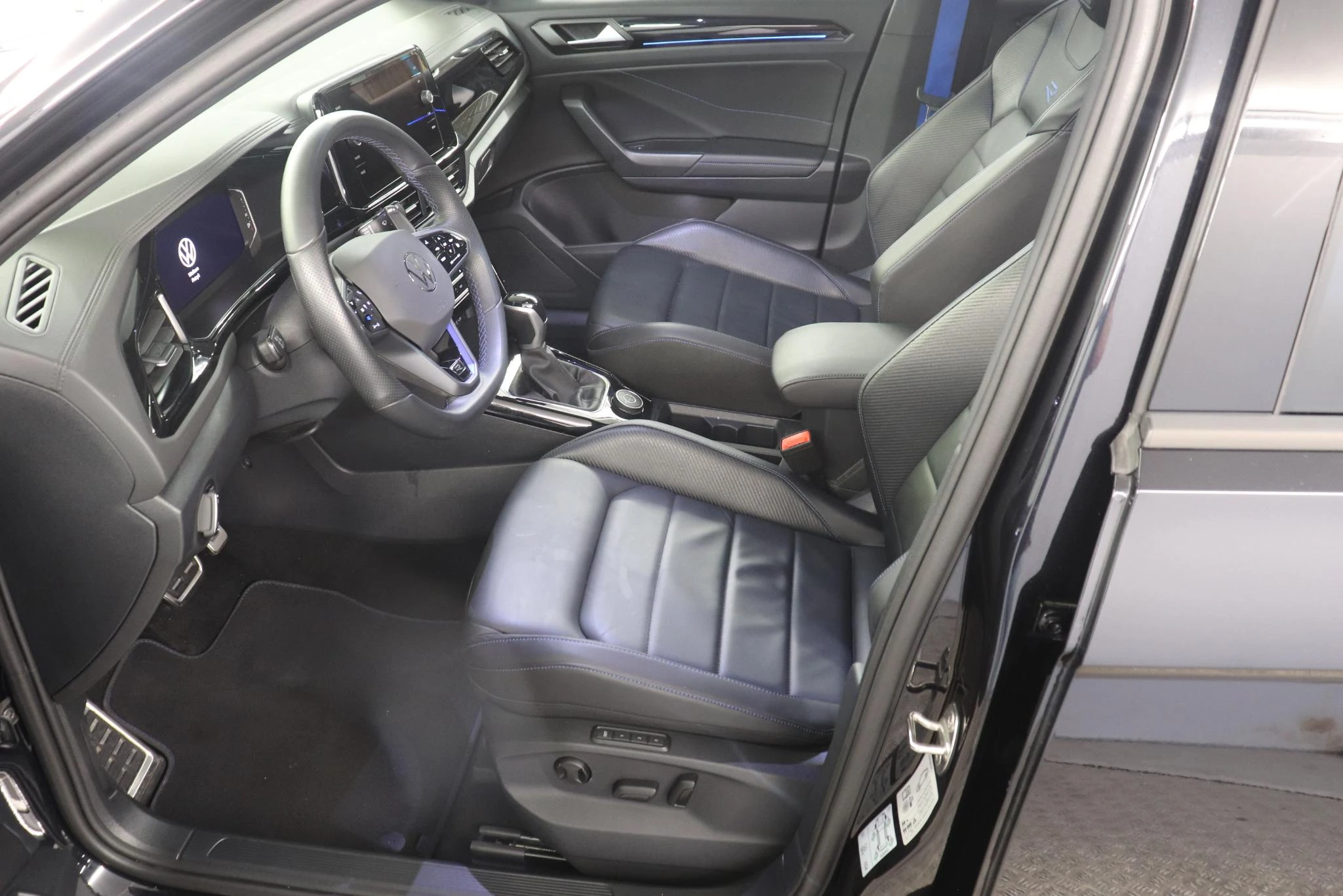 Volkswagen-T-Roc-image-5
