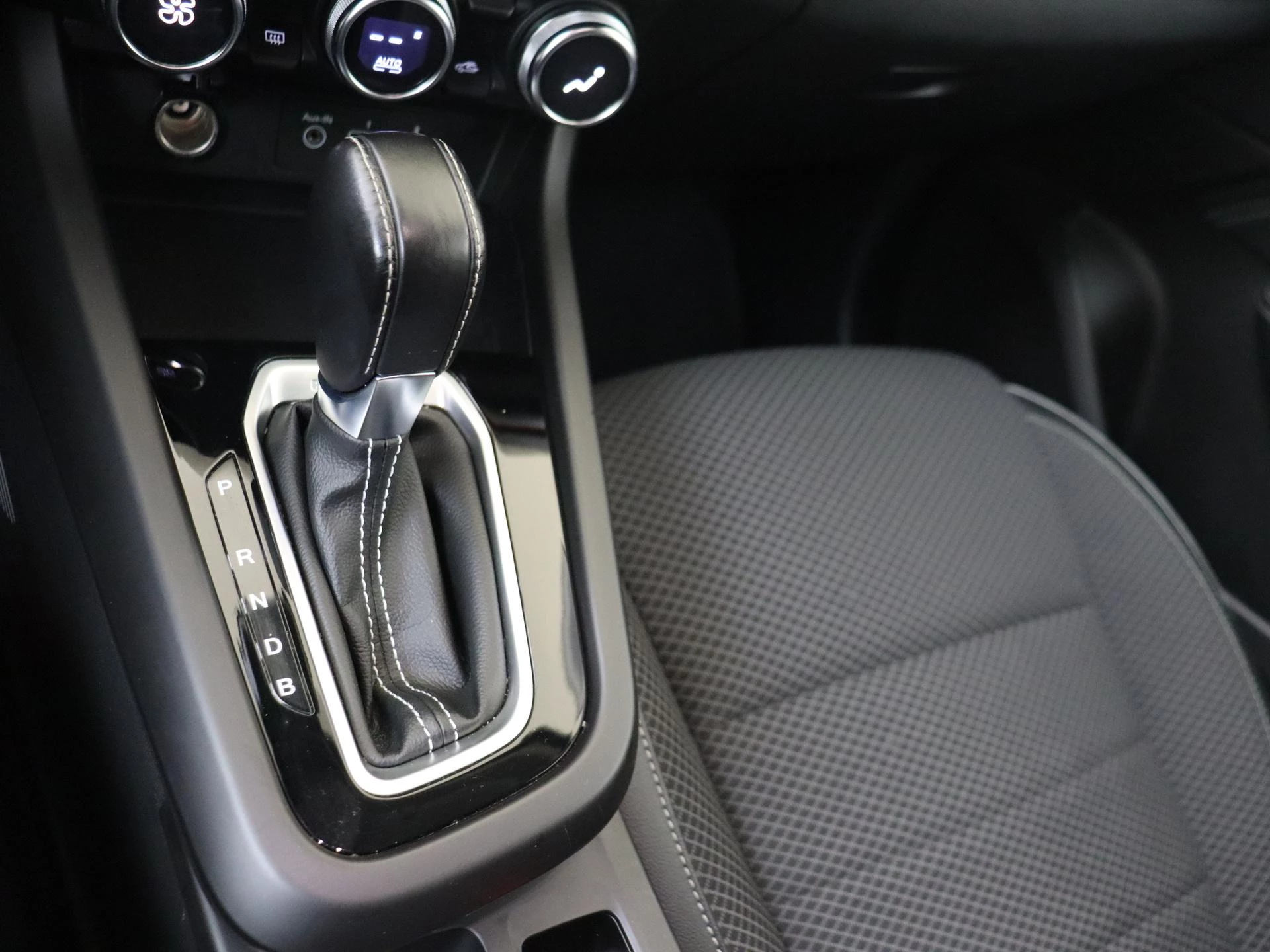 Renault-Arkana-image-18