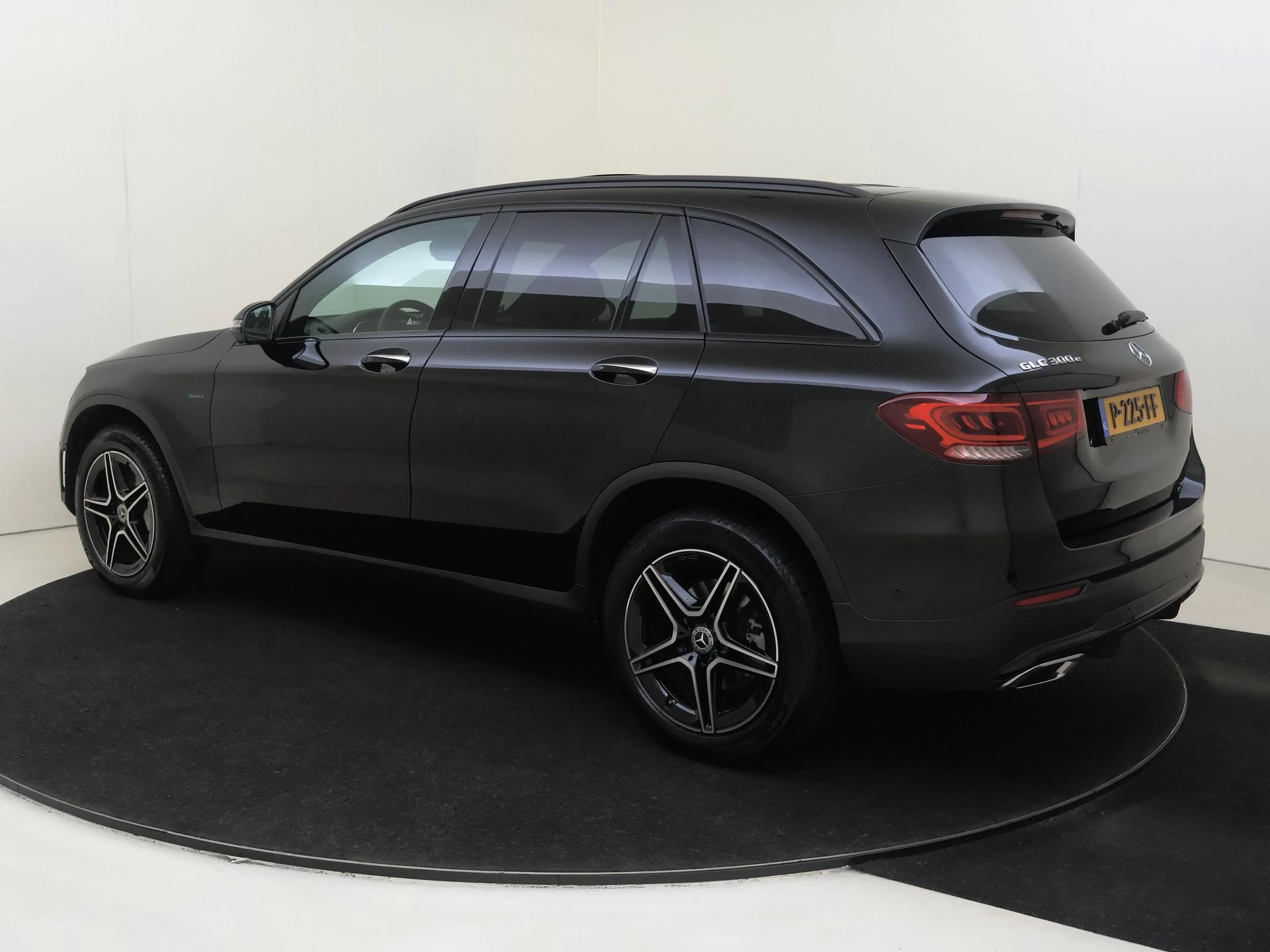 Mercedes-Benz GLC 300e 4MATIC Business Solution AMG