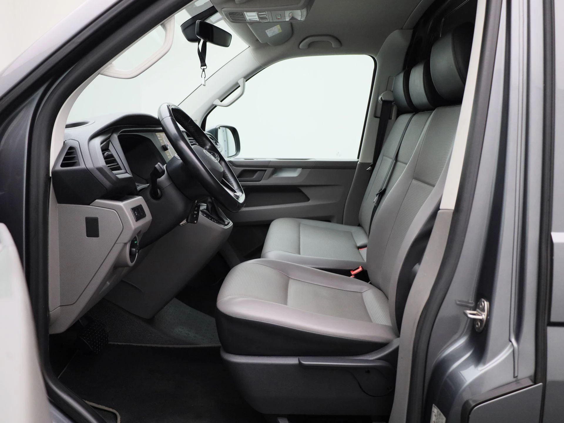 Volkswagen Transporter 2.0 TDI L2H1 204PK