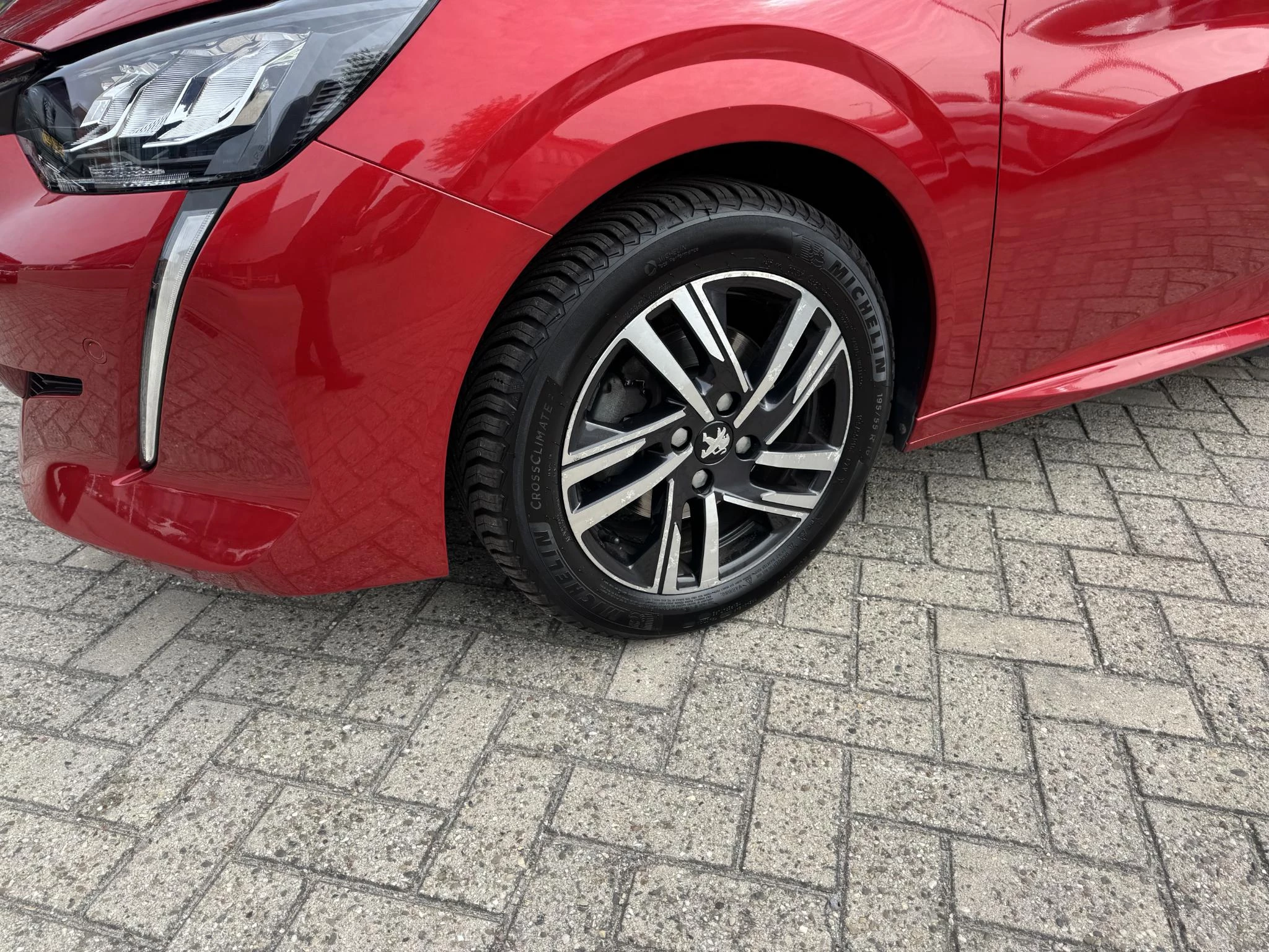 Peugeot-208-image-7