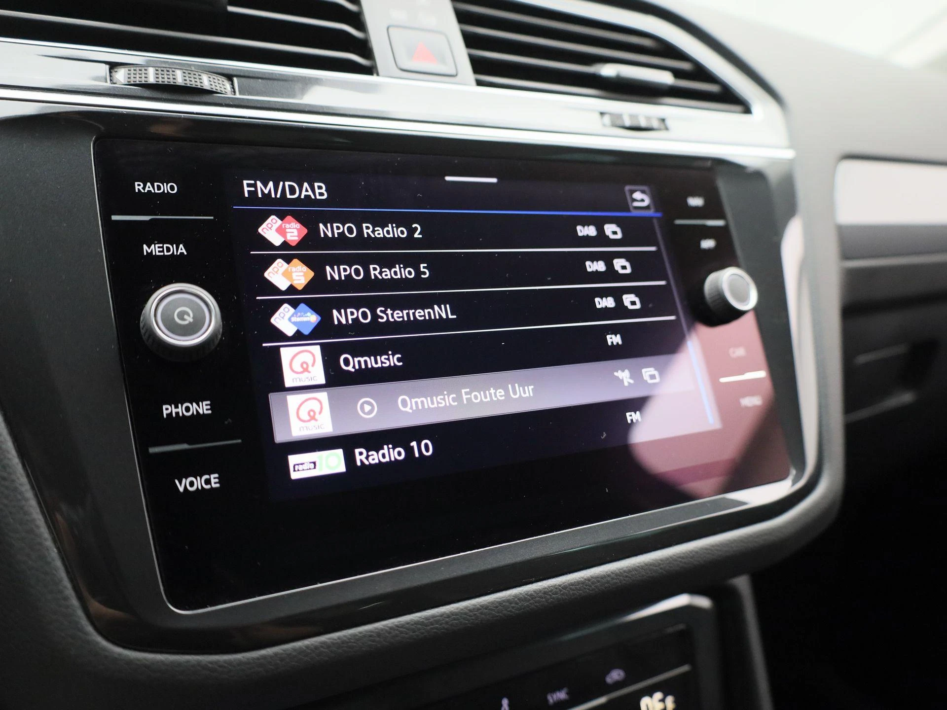 Volkswagen-Tiguan-image-30