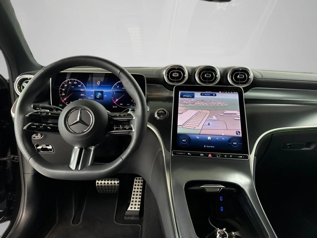 Mercedes-Benz-GLC 220 d-image-10