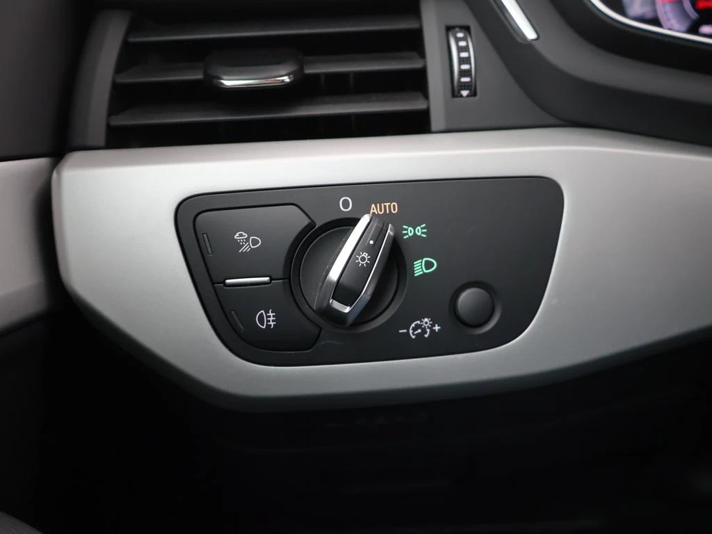 Audi A5 Cabriolet Audi A5 Cabriolet S-LINE 35TFSI 150PK *AUTOMAAT*NEKVERWARMING*LEDER*NAVI*APP CONNECT*BLTH*CRUISE*DIGITAL DASHBOARD*...