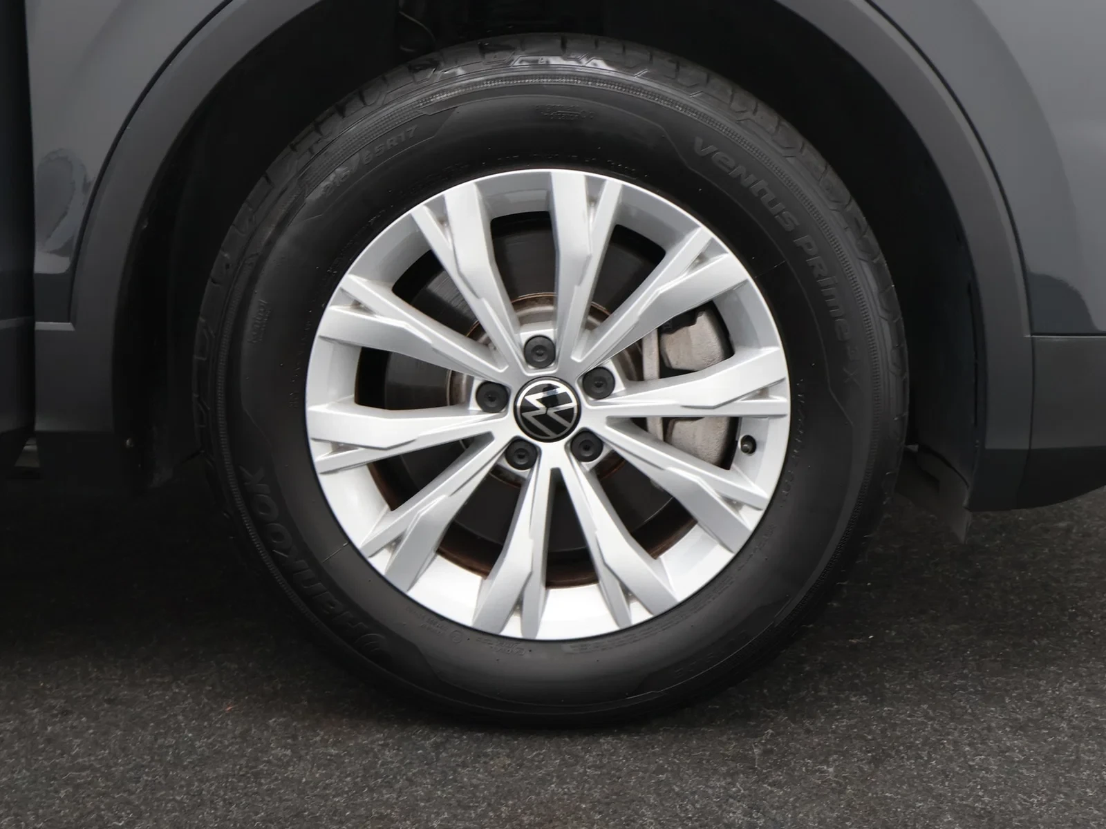 Volkswagen-Tiguan-image-7