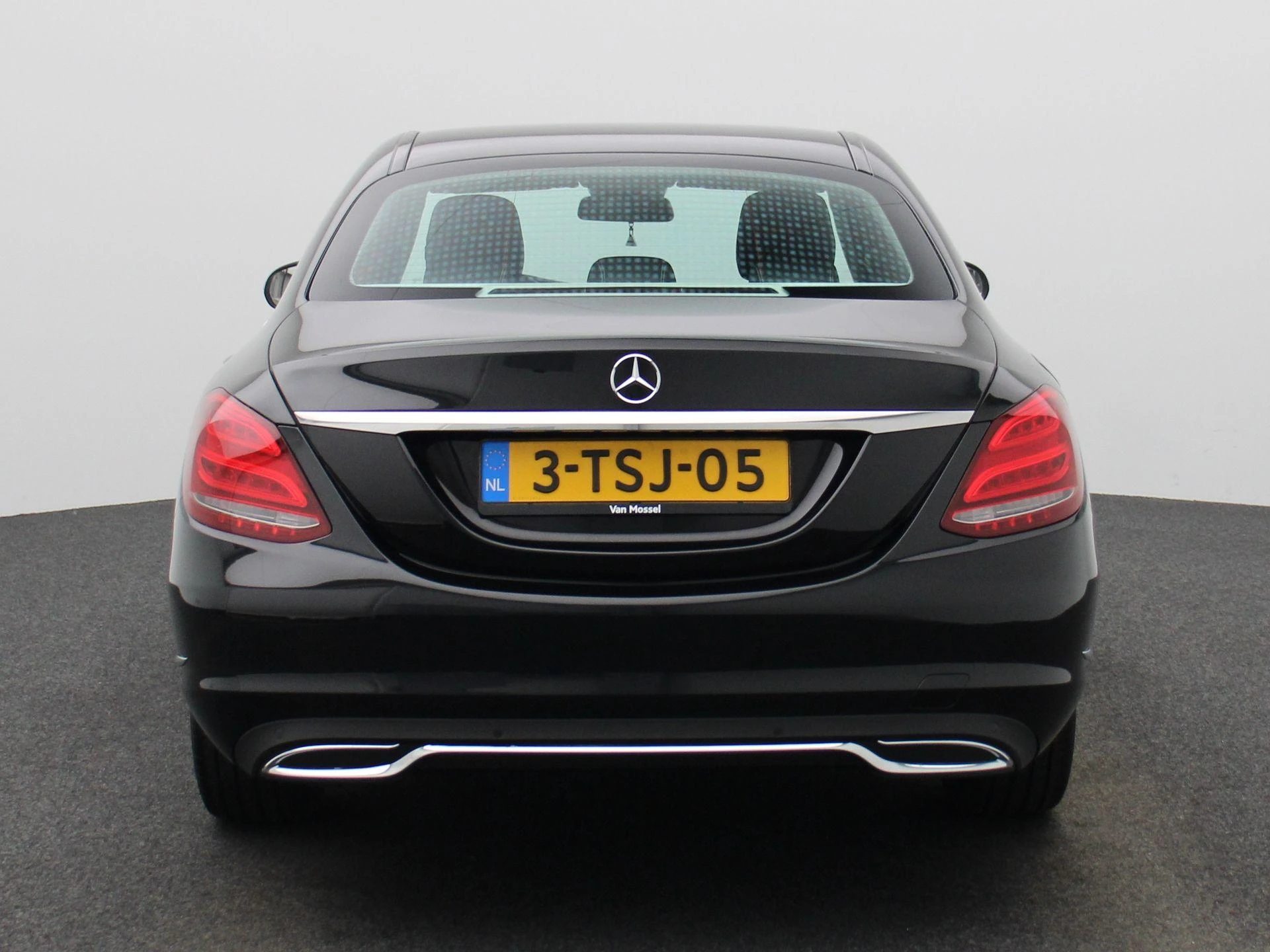 Mercedes-Benz-C-Klasse-image-5
