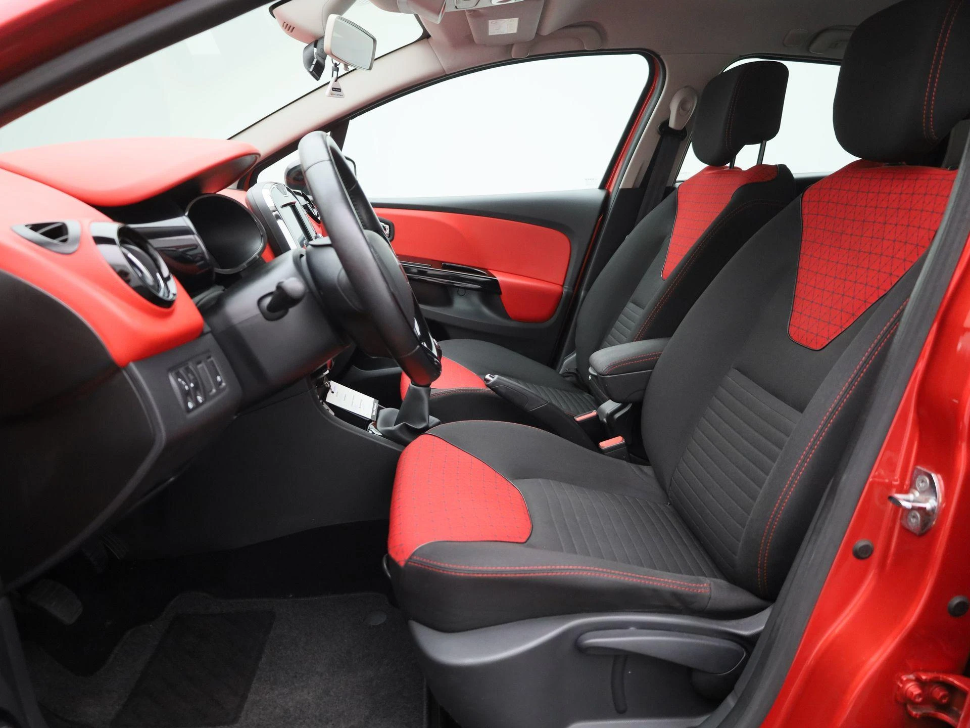 Renault-Clio-image-10