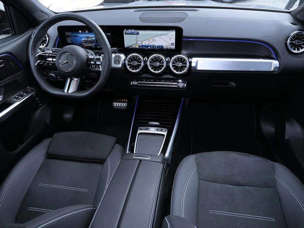 Mercedes-Benz-GLB 200-image-12