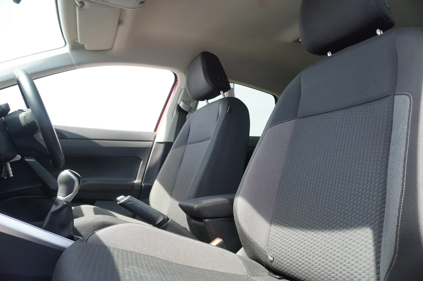 Volkswagen-Polo-image-8