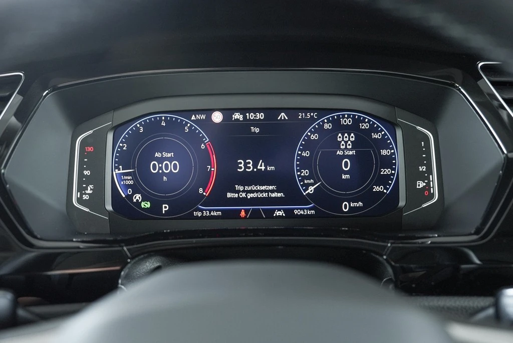 Volkswagen-Touran-image-13