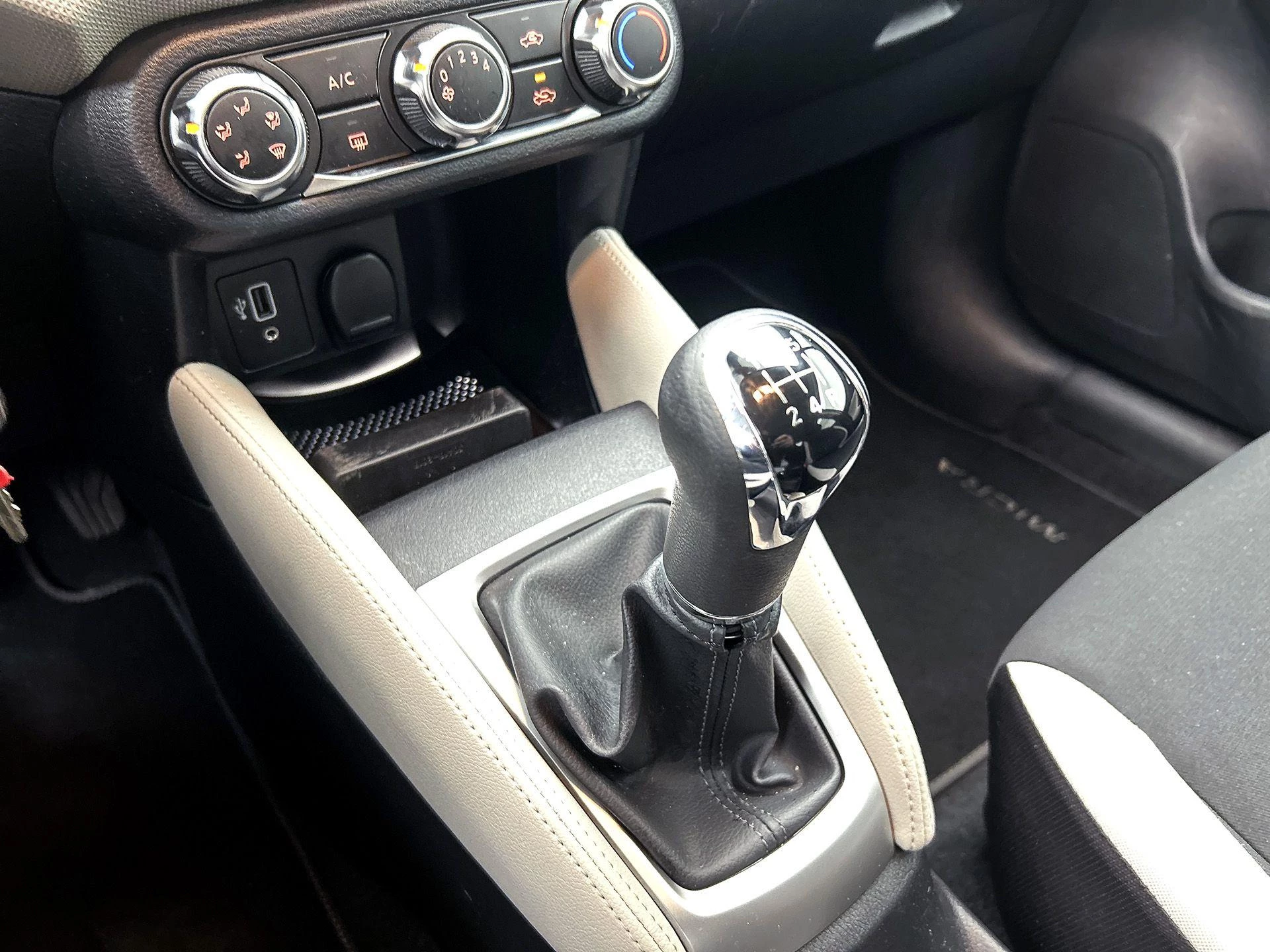 Nissan Micra 1.0 IG-T N-Connecta