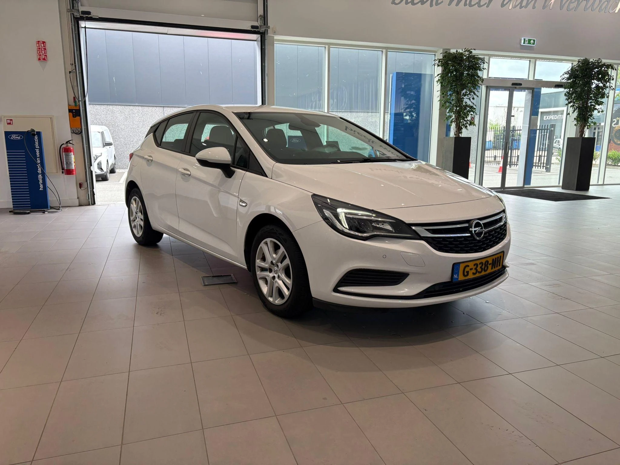 Opel-Astra-image-2