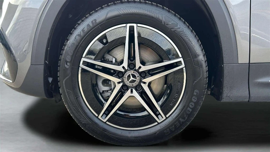 Mercedes-Benz-EQB-image-8