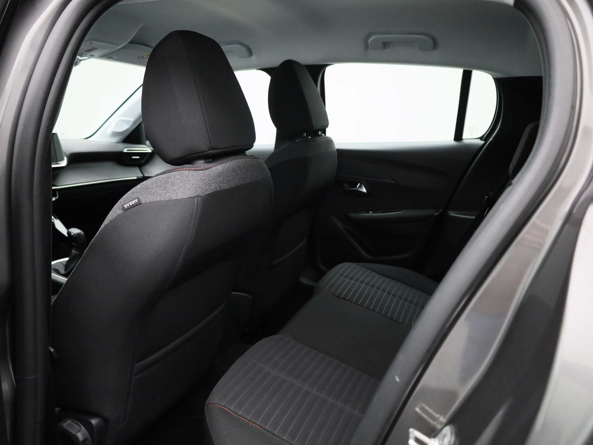 Peugeot-208-image-14