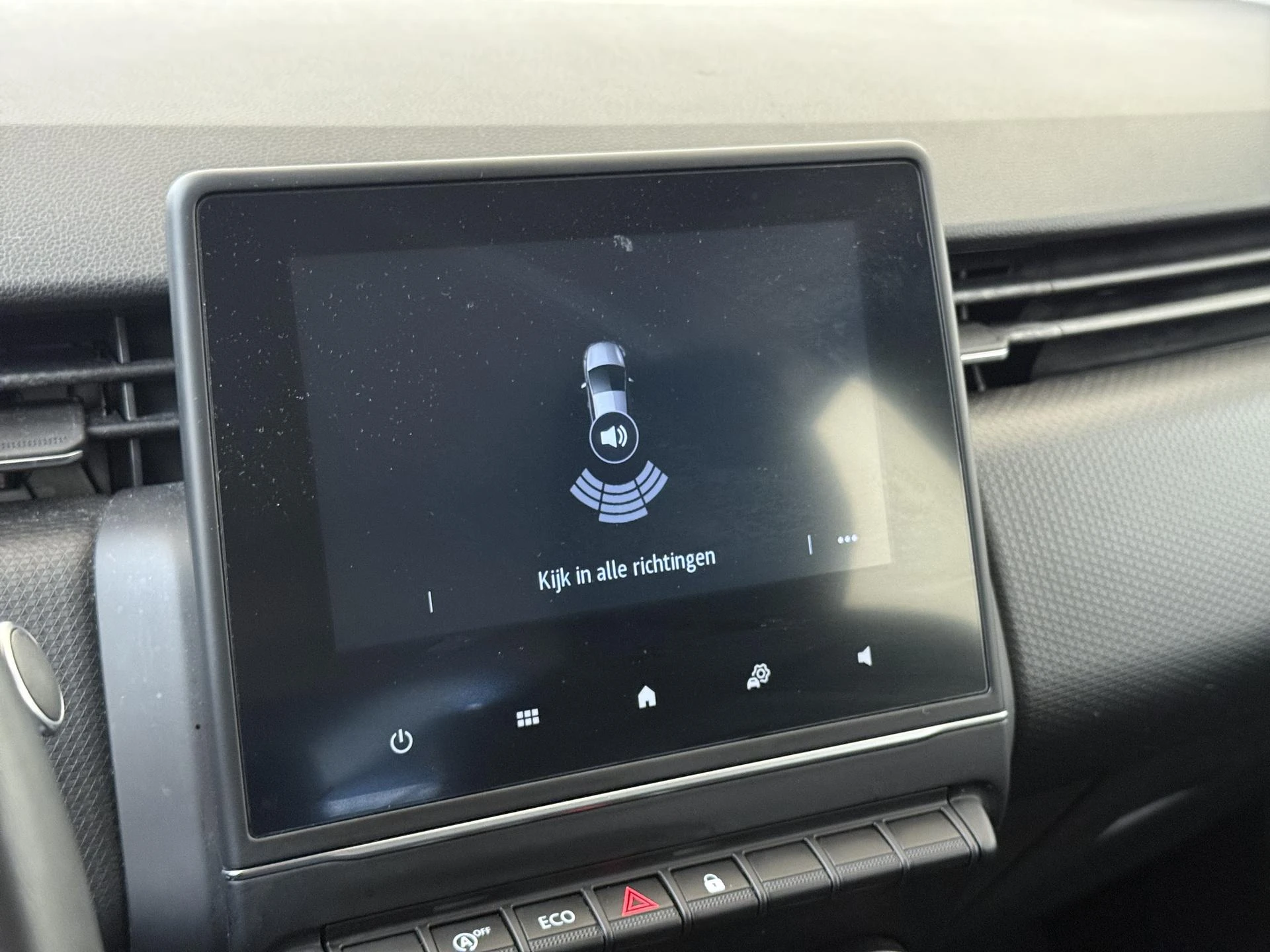 Renault-Clio-image-18