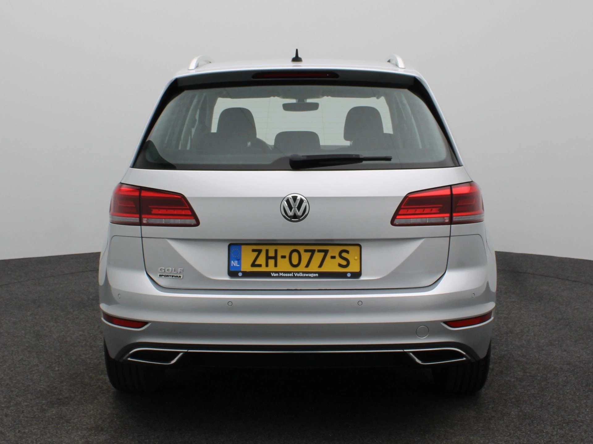 Volkswagen-Golf Sportsvan-image-4