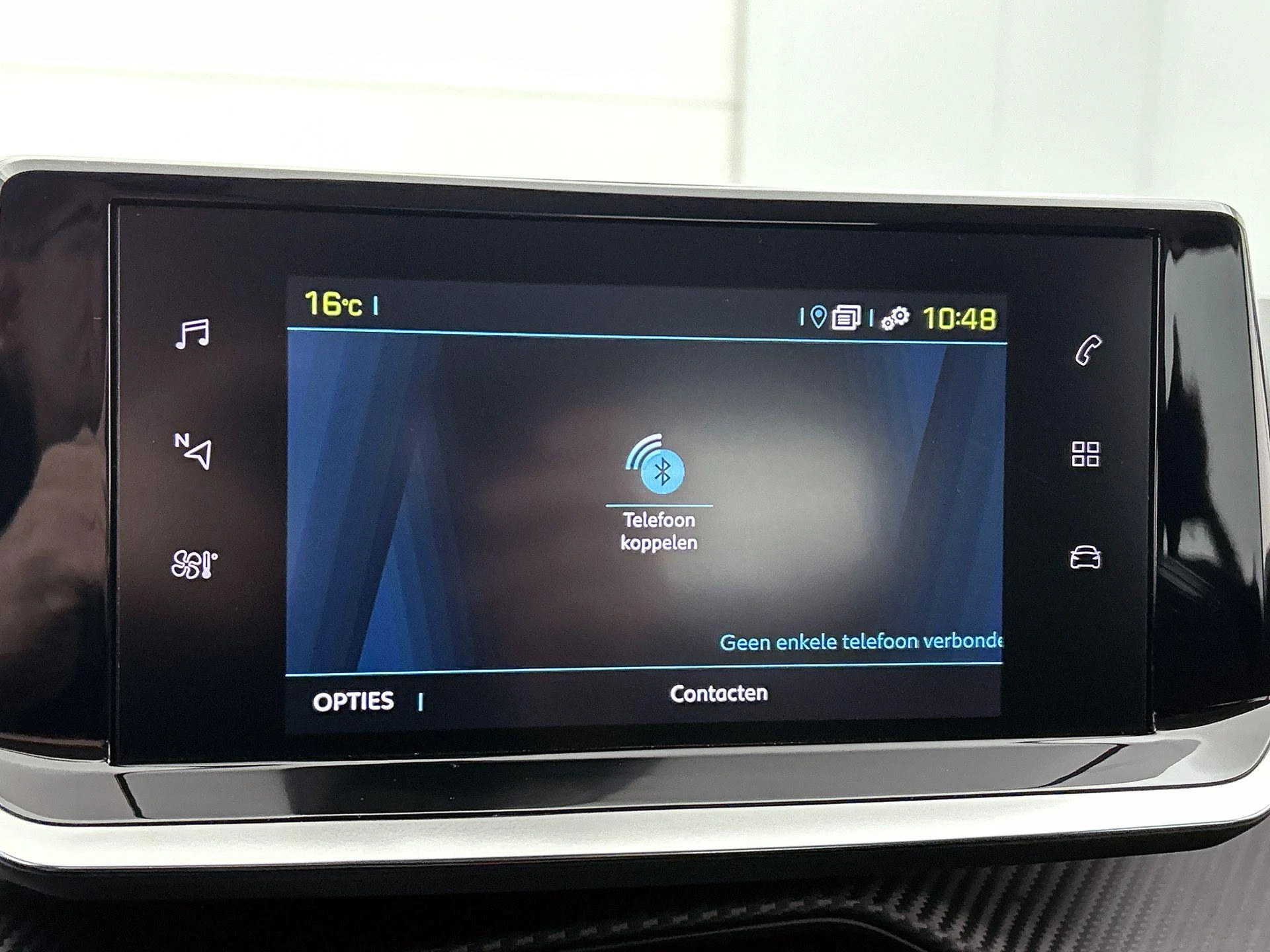 Peugeot-e-208-image-6
