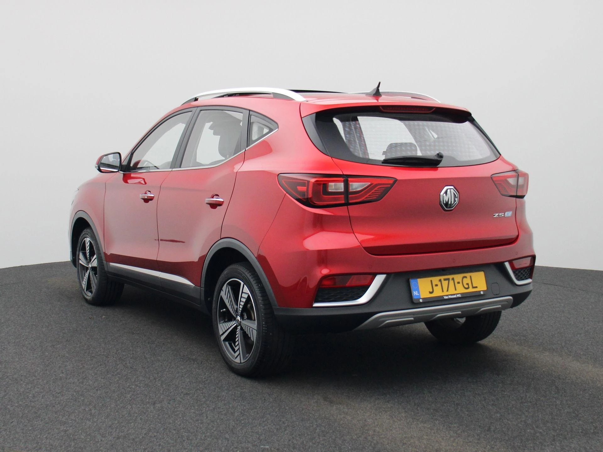 MG-ZS EV-image-1