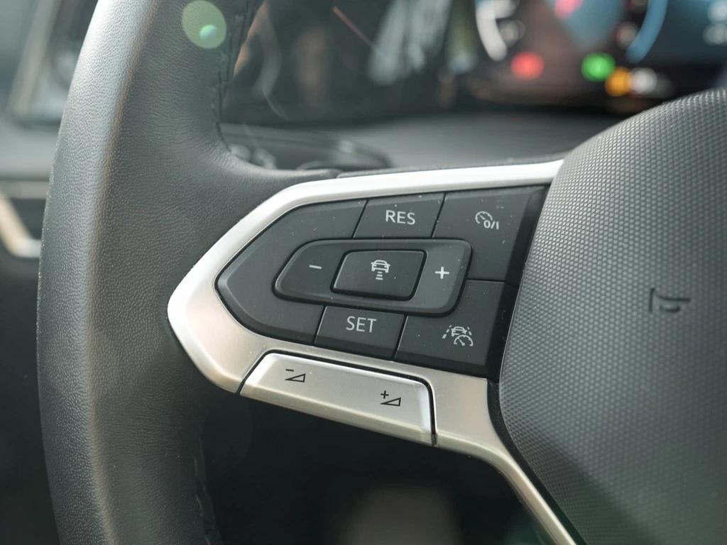 Volkswagen-Golf-image-15