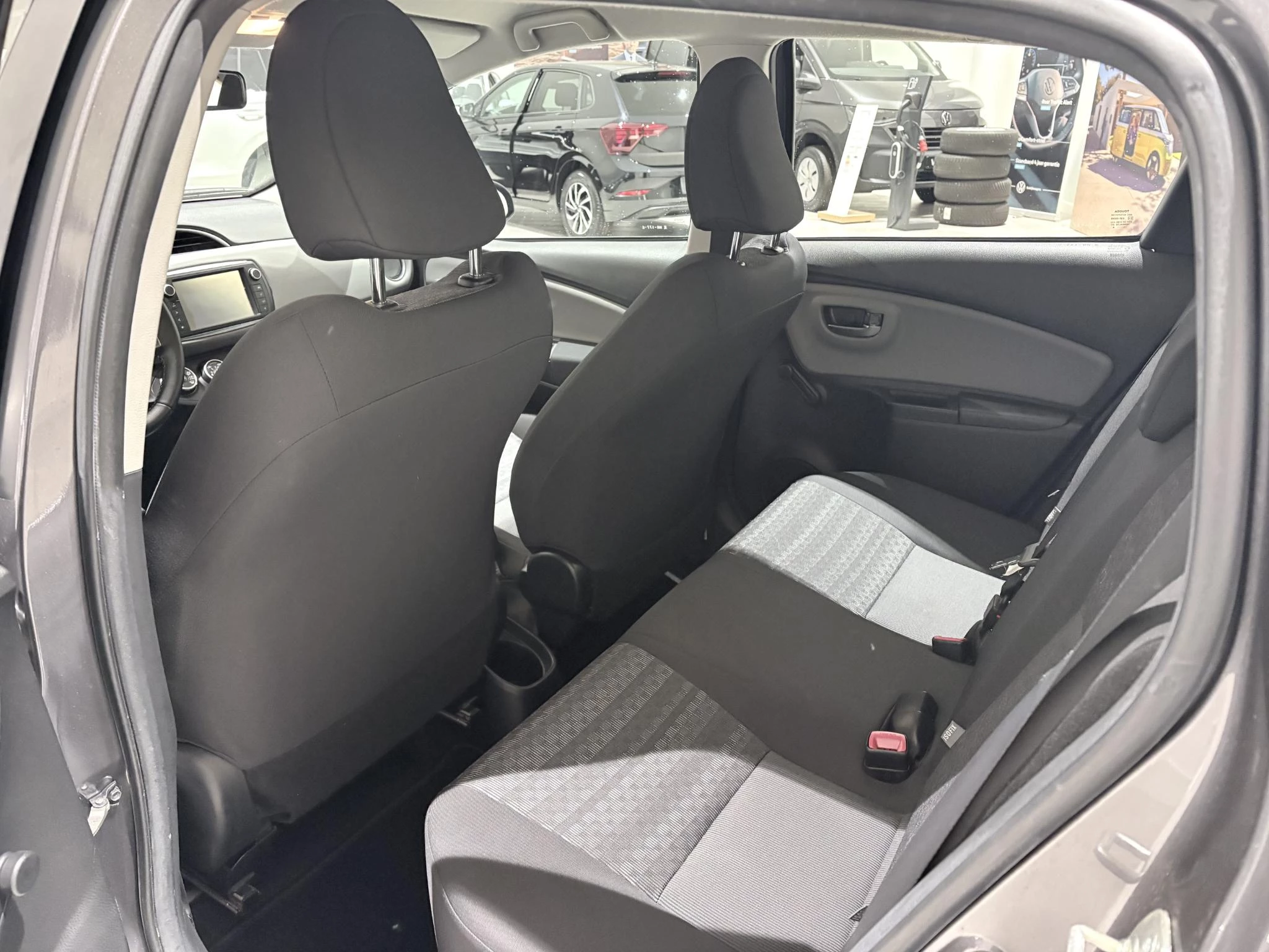 Toyota-Yaris-image-8