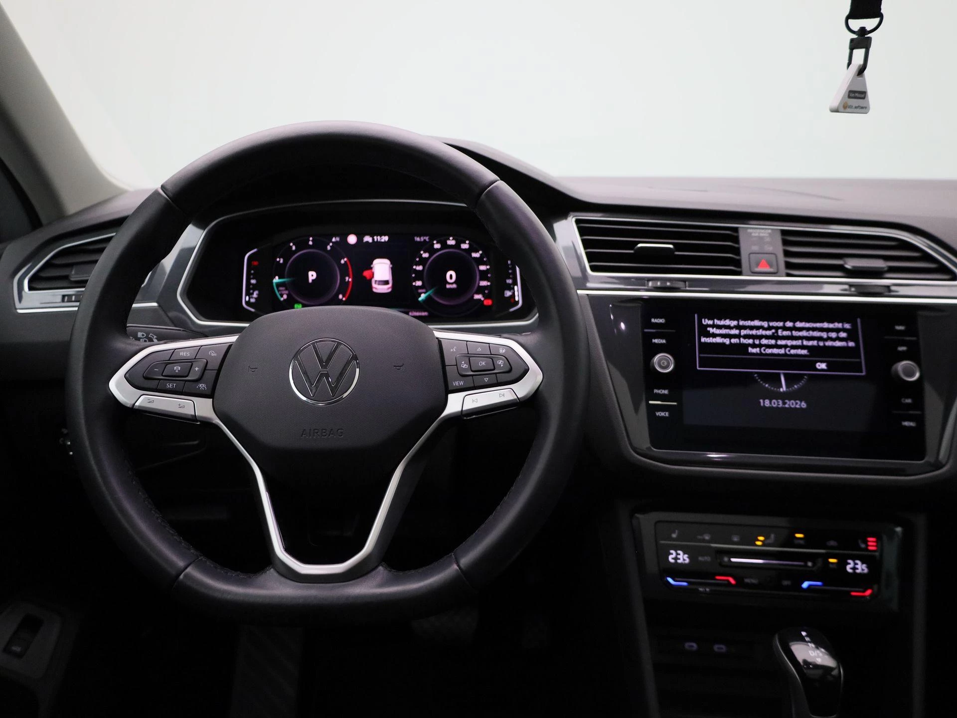 Volkswagen-Tiguan-image-6
