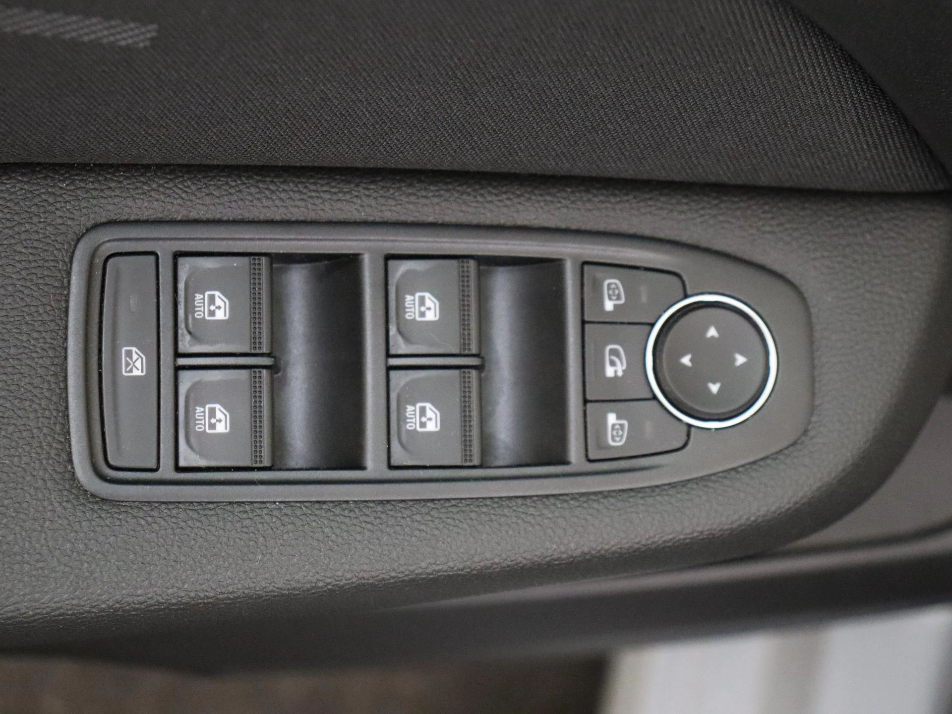 Renault-Clio-image-24