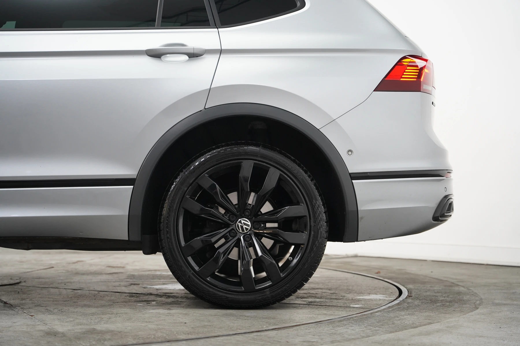Volkswagen-Tiguan Allspace-image-38