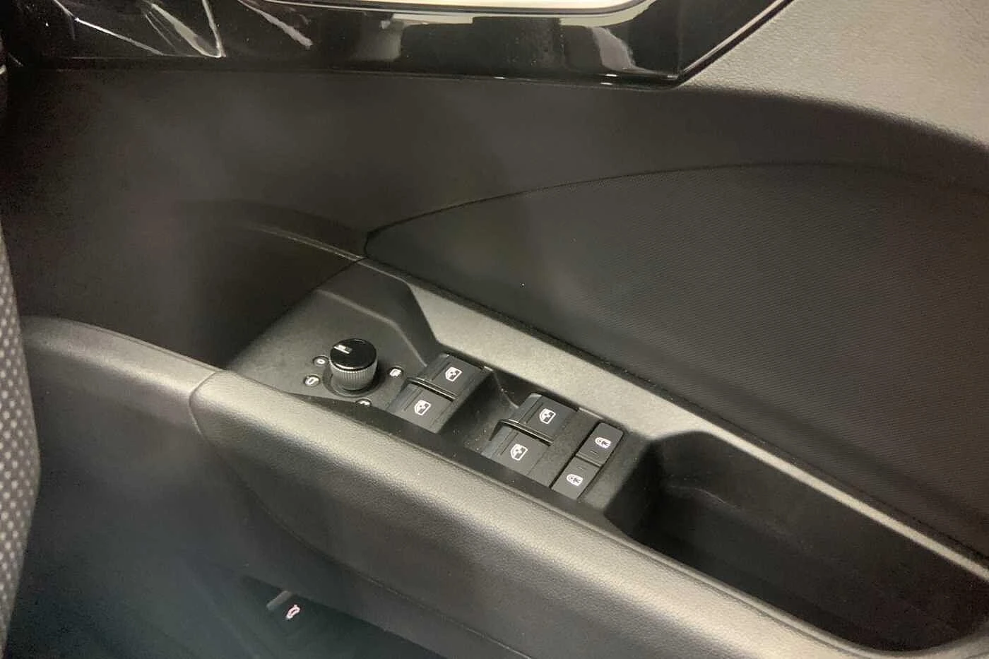 Audi-Q4 e-tron-image-25