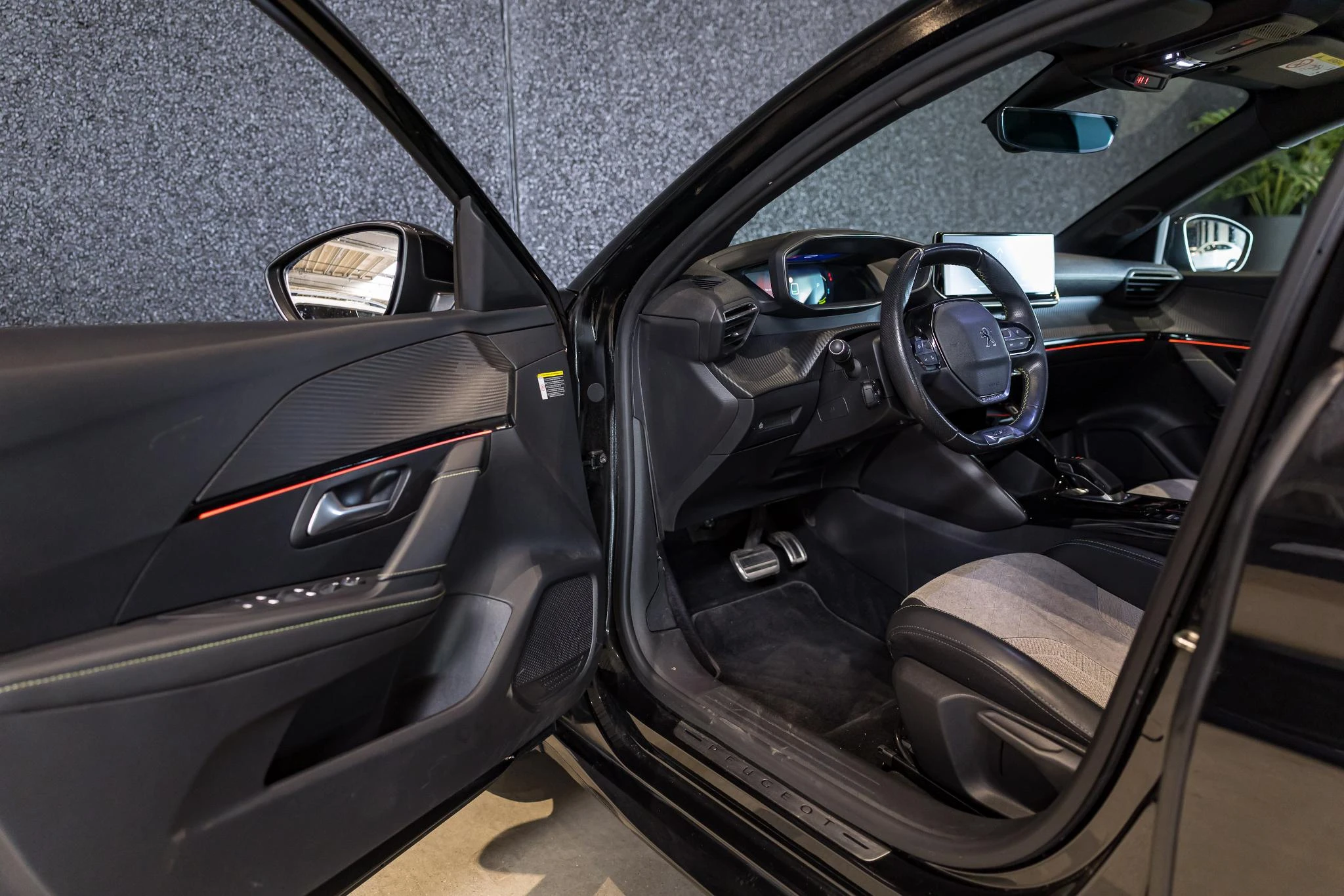 Peugeot-e-208-image-17
