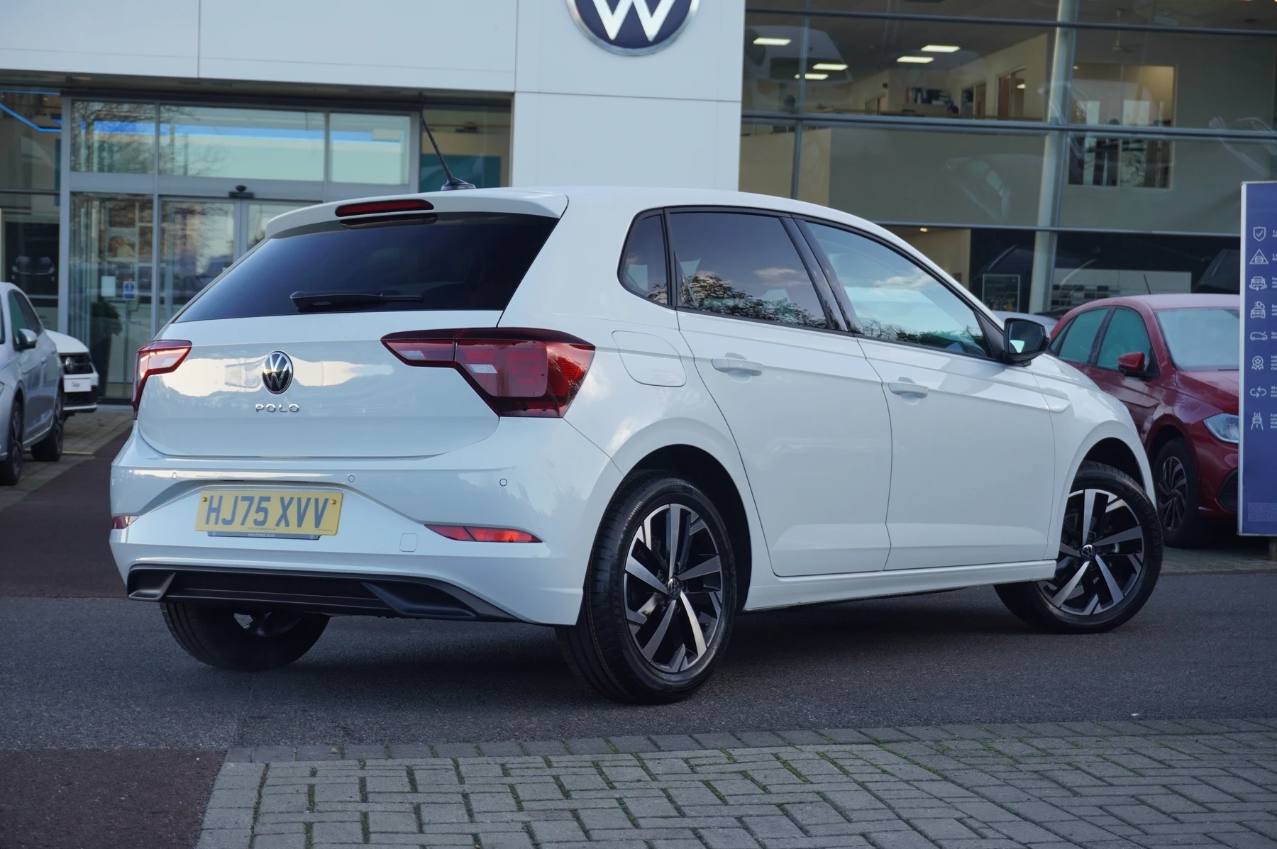 Volkswagen-Polo-image-14