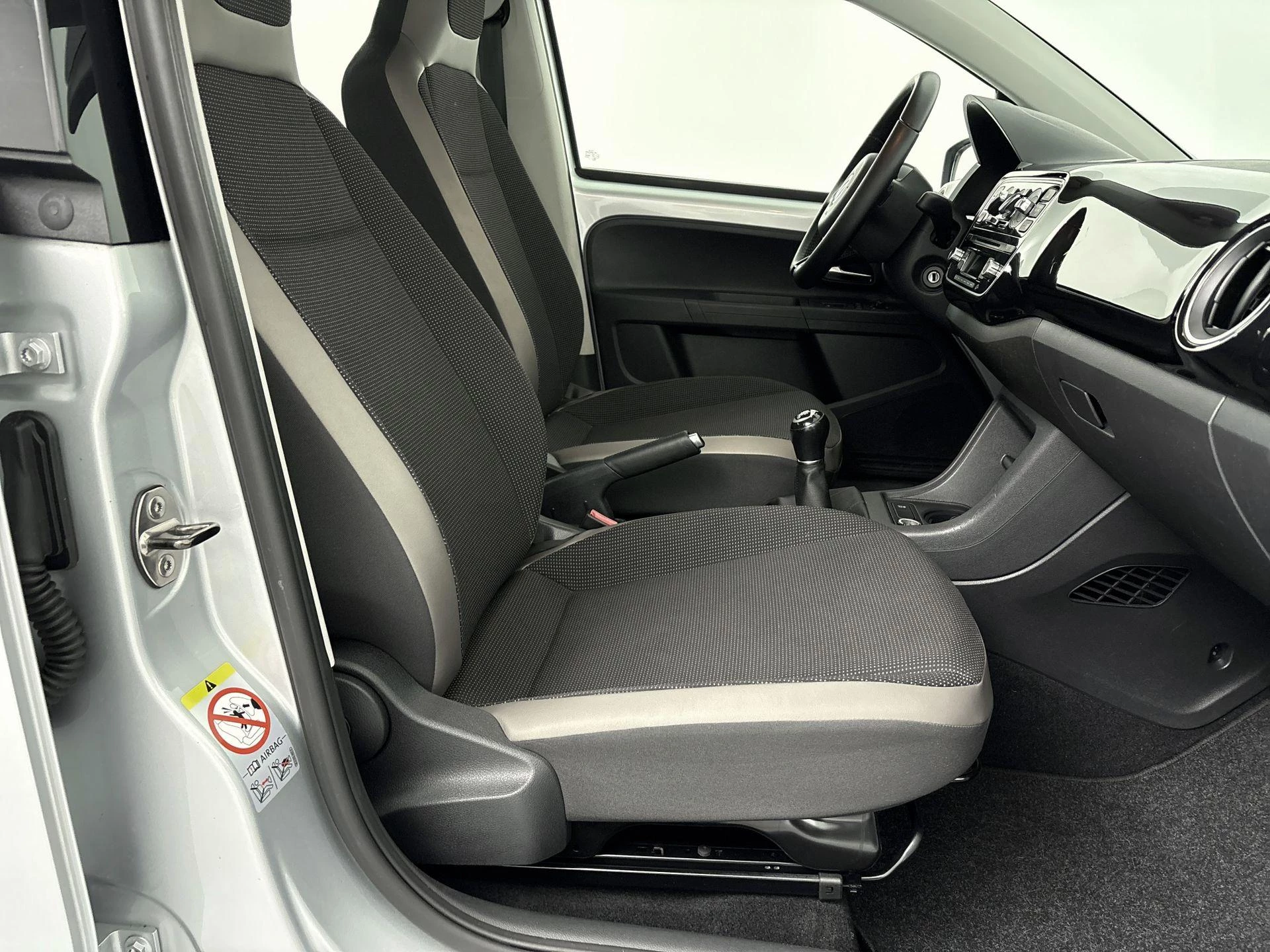 Volkswagen-up!-image-16