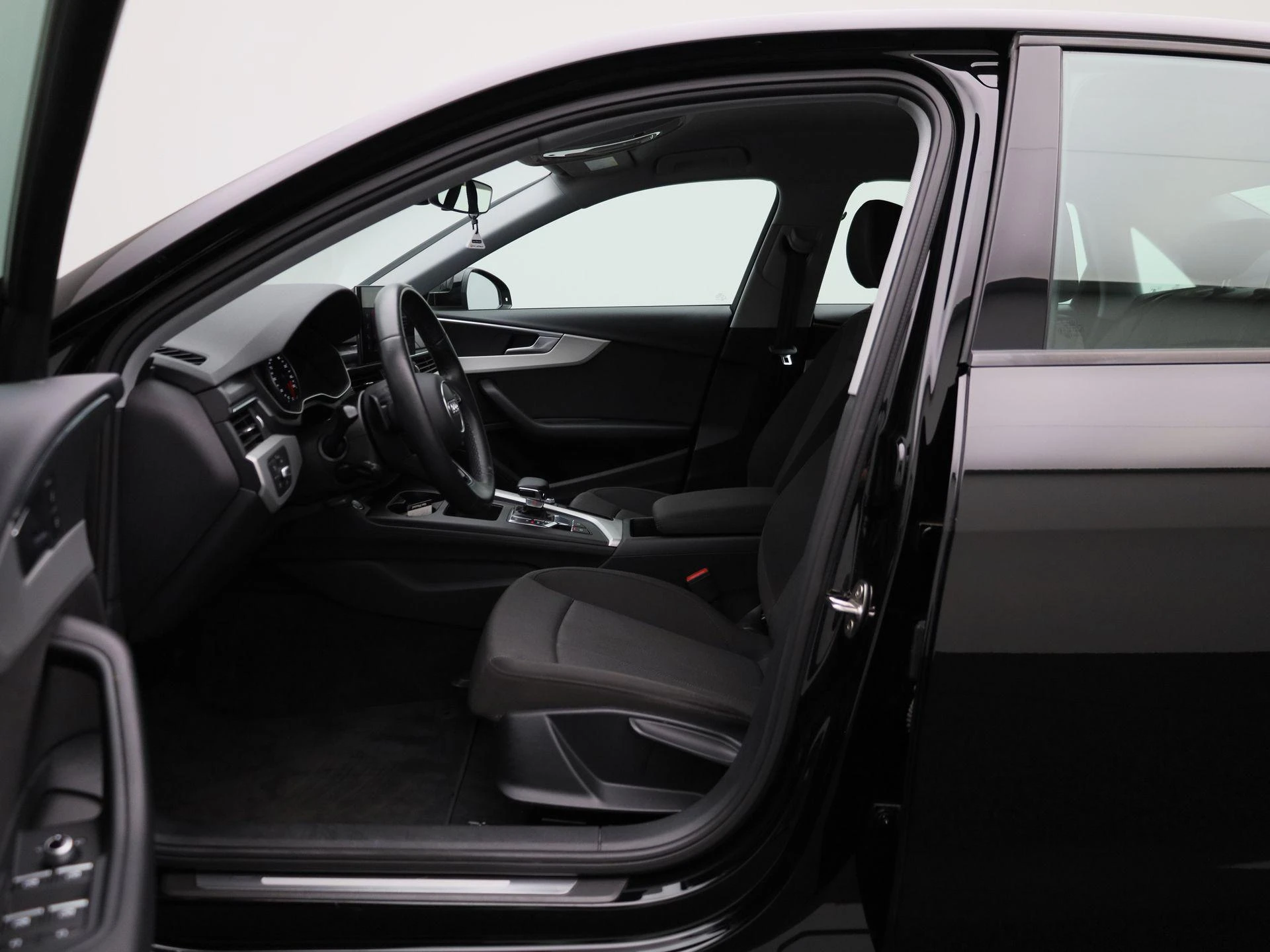 Audi-A4-image-8