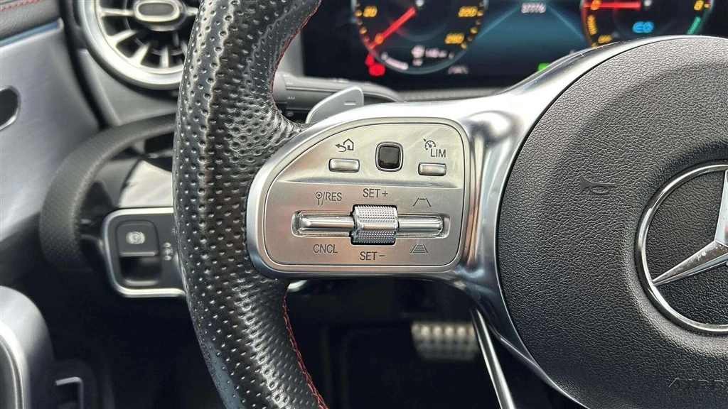 Mercedes-Benz-CLA-image-11