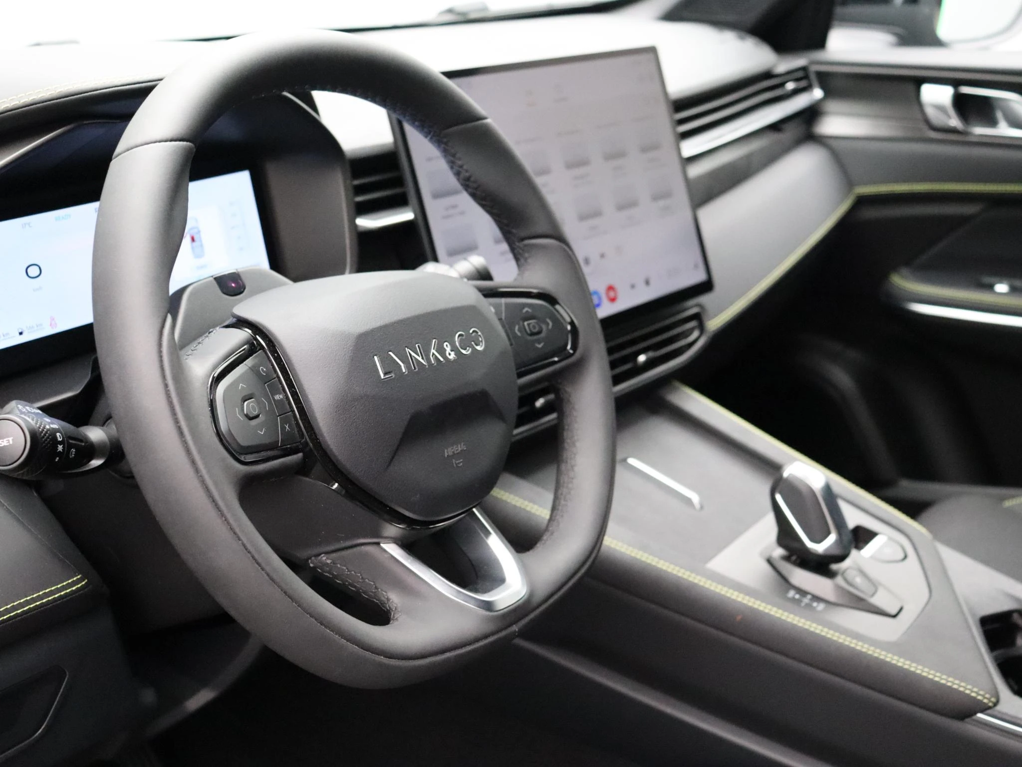 Lynk & Co-01-image-16