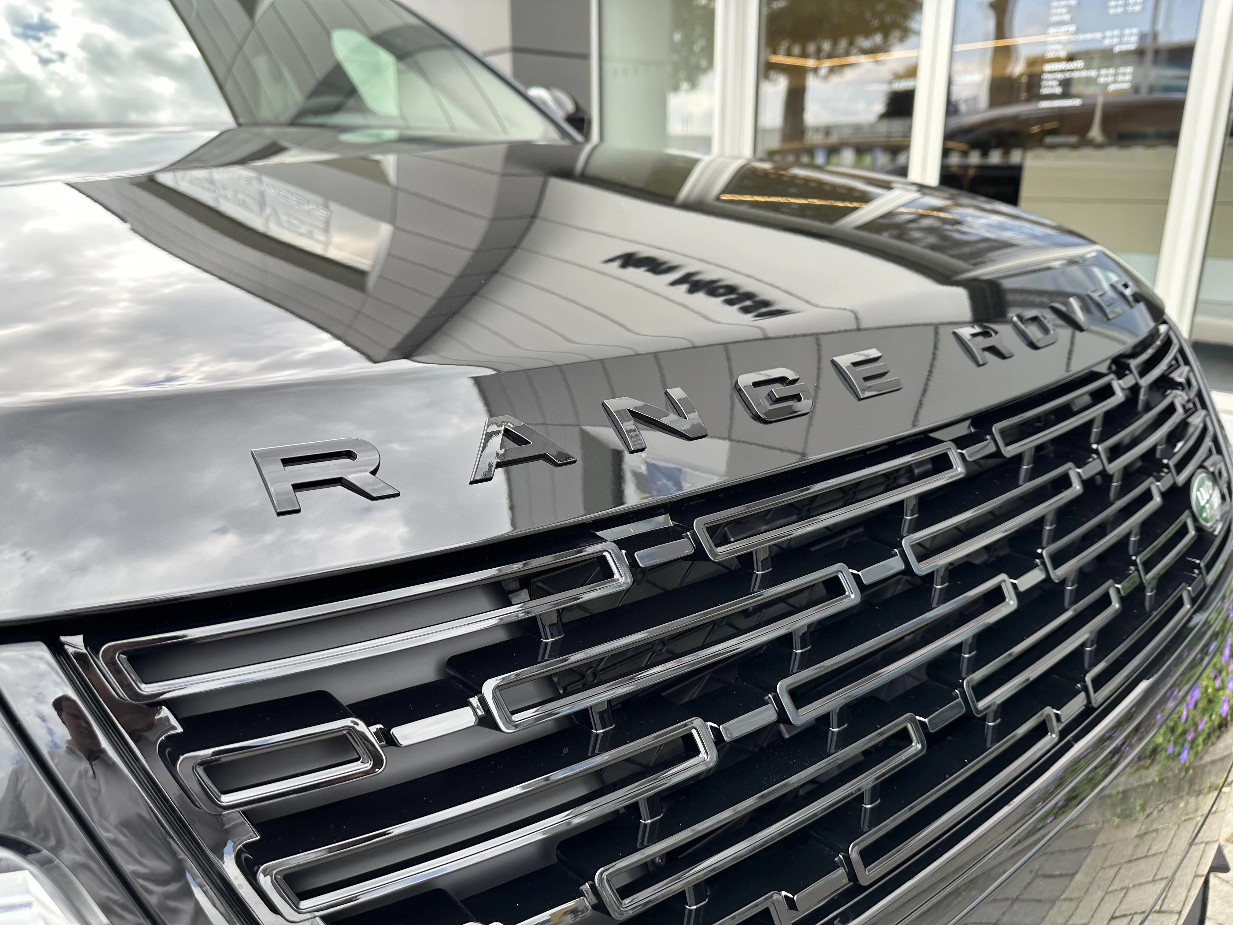 Land Rover-Range Rover Velar-image-6