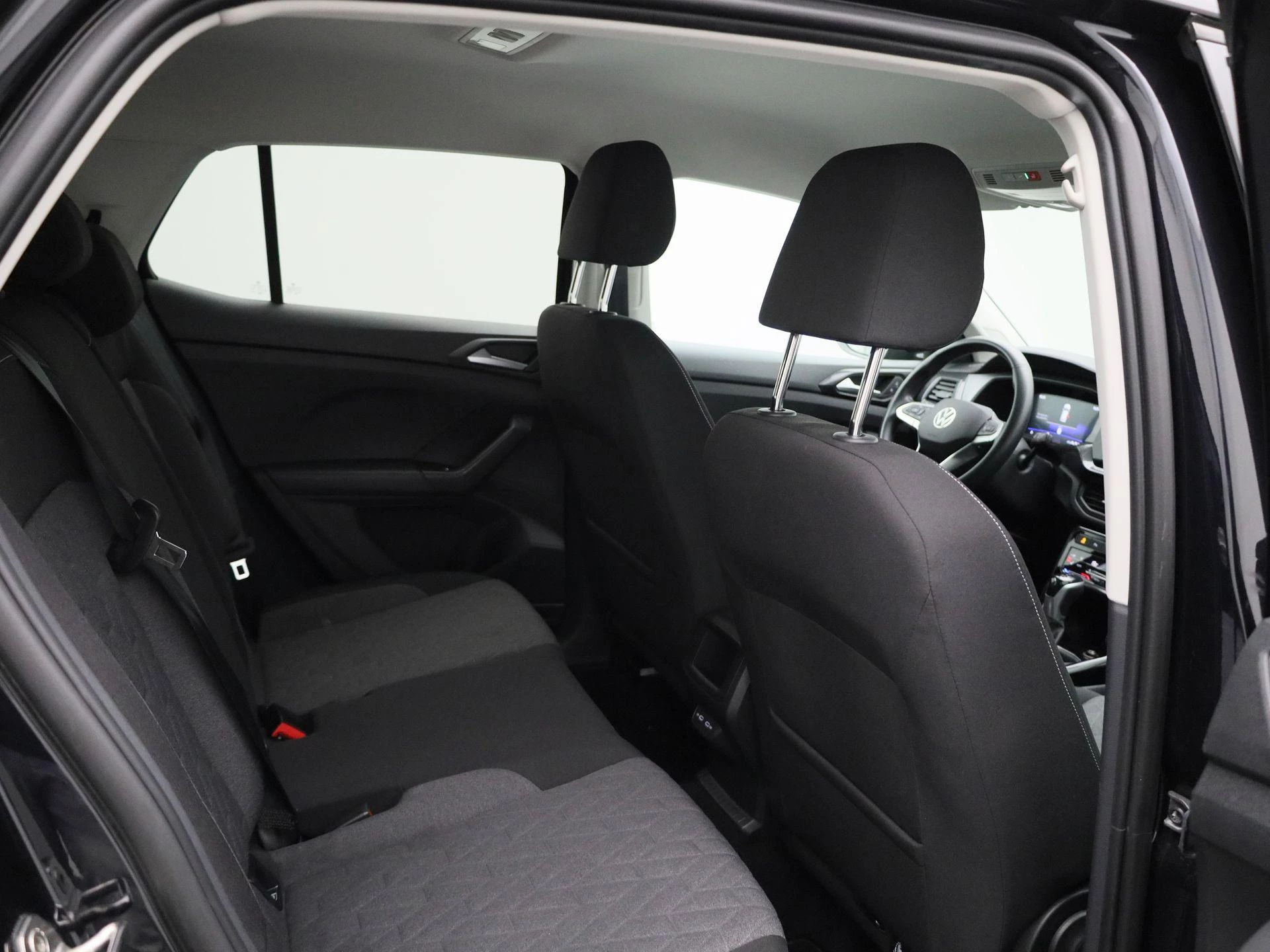 Volkswagen-T-Cross-image-36