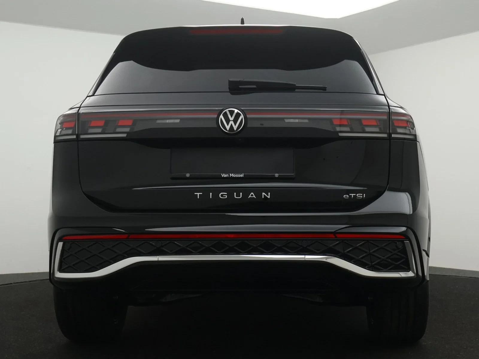 Volkswagen Tiguan Tiguan R-Line 1.5 eTSI 150PK *AUTOMAAT* DEMO *