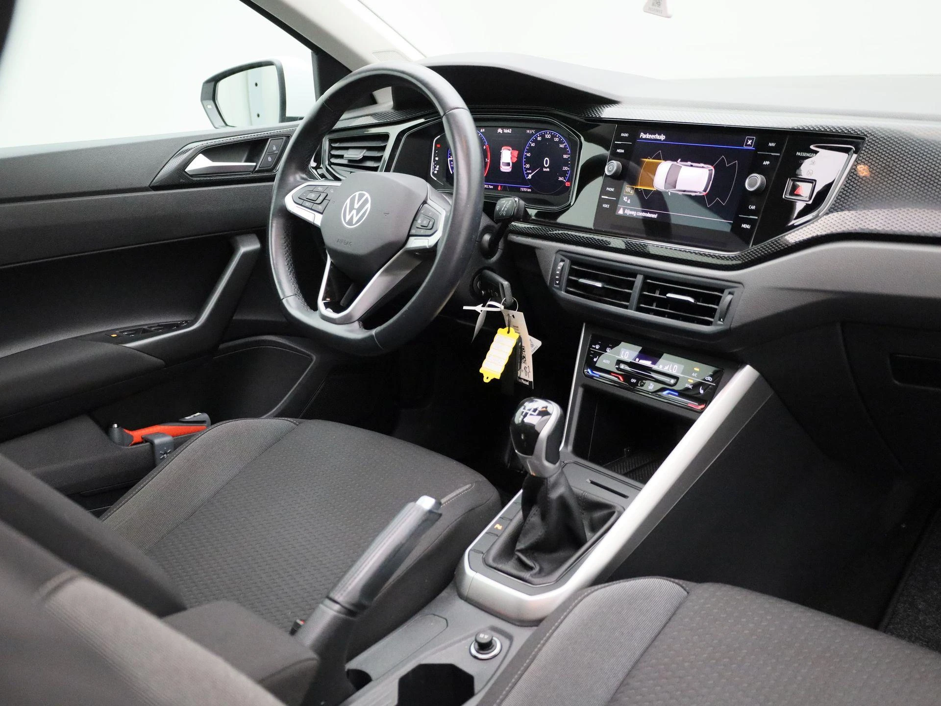 Volkswagen-Polo-image-30