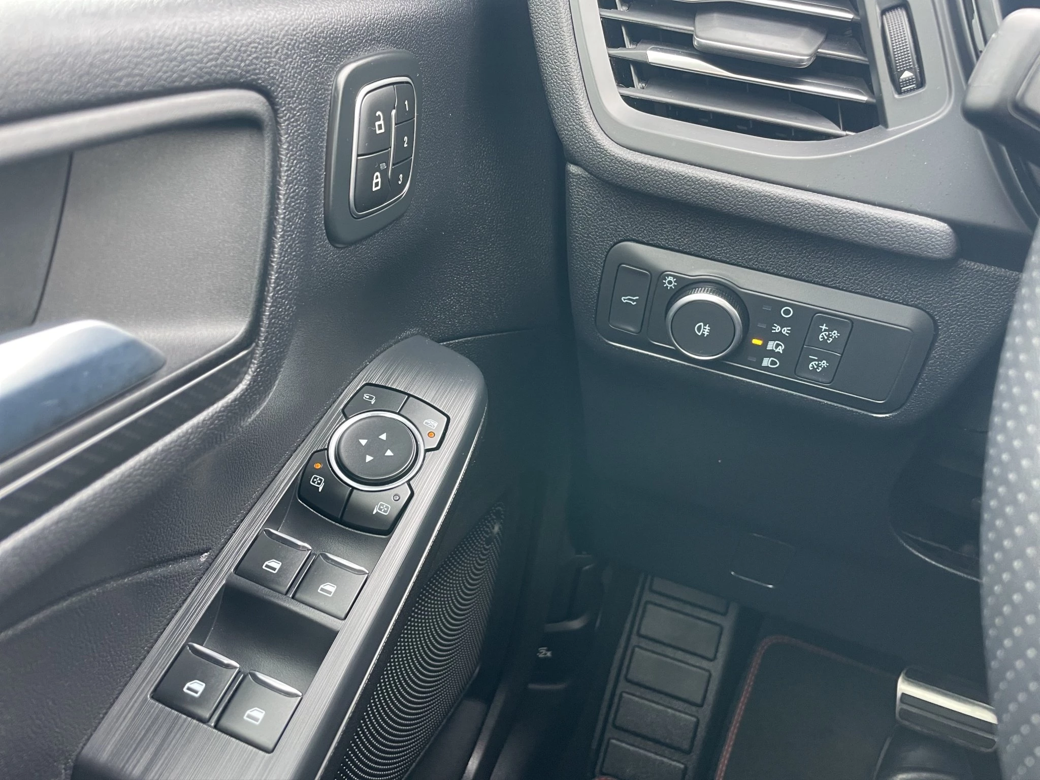 Ford-Kuga-image-16