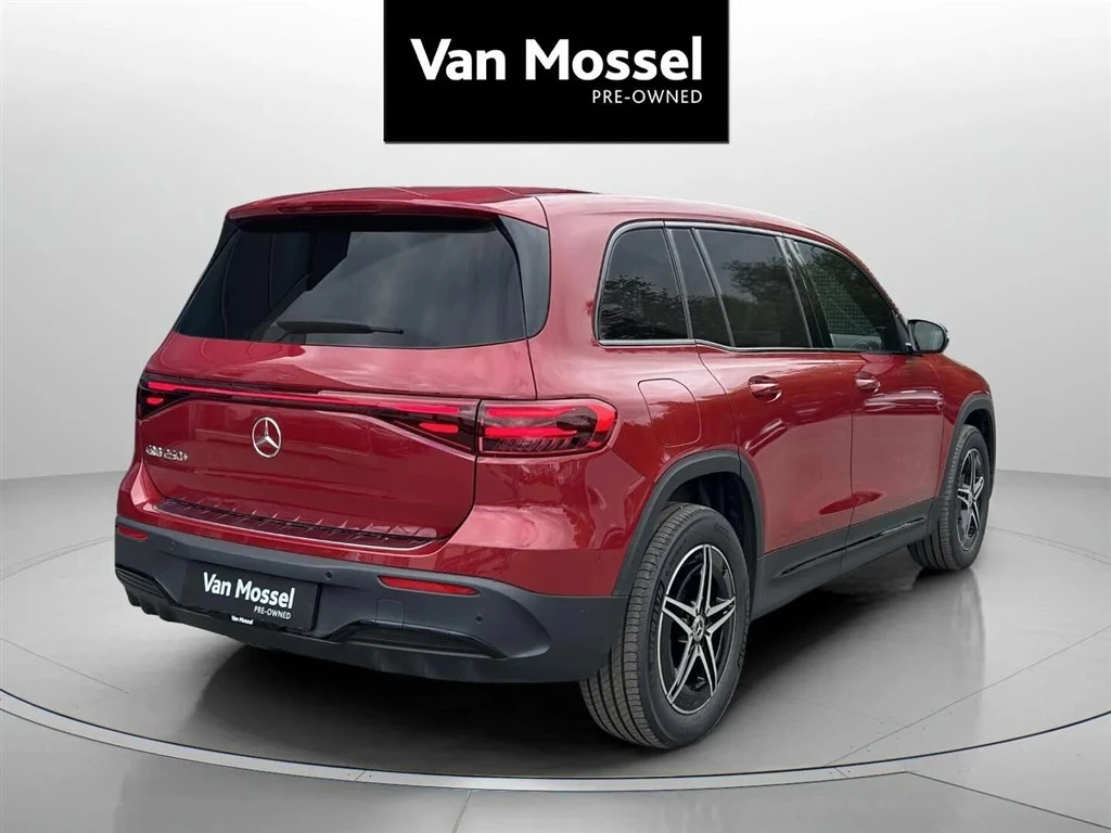 Mercedes-Benz-EQB-image-4