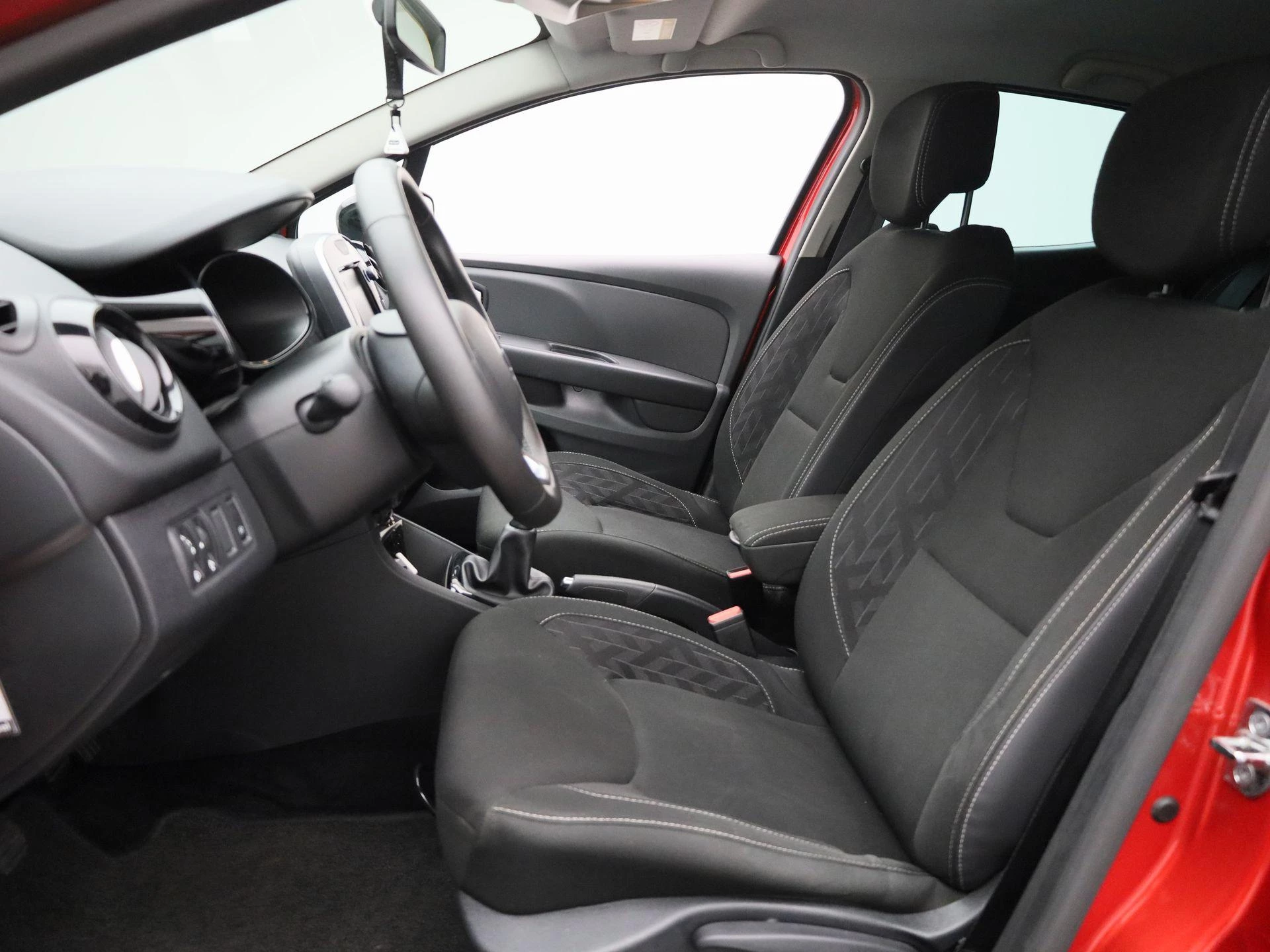 Renault-Clio-image-10