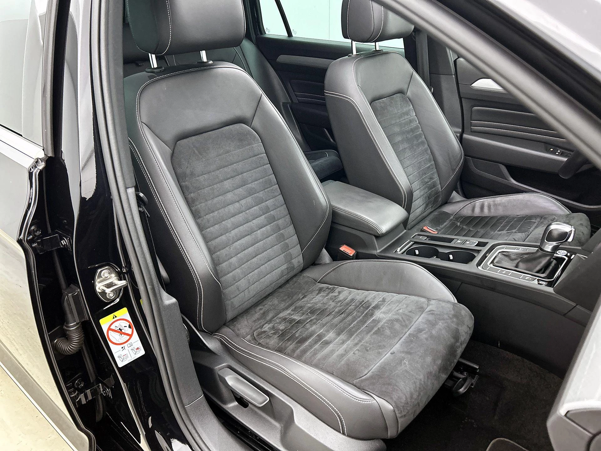 Volkswagen-Passat-image-54
