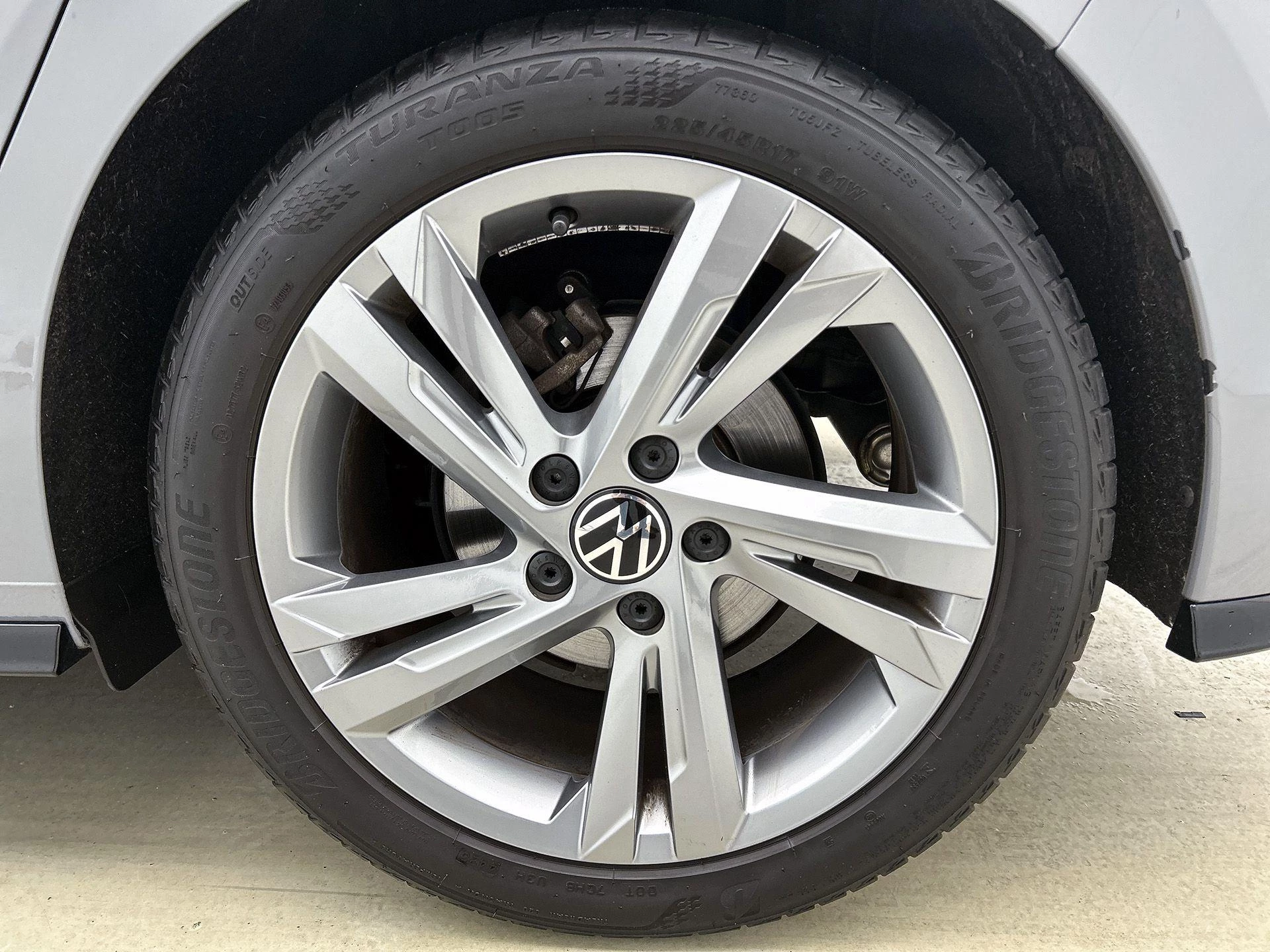 Volkswagen-Golf-image-34