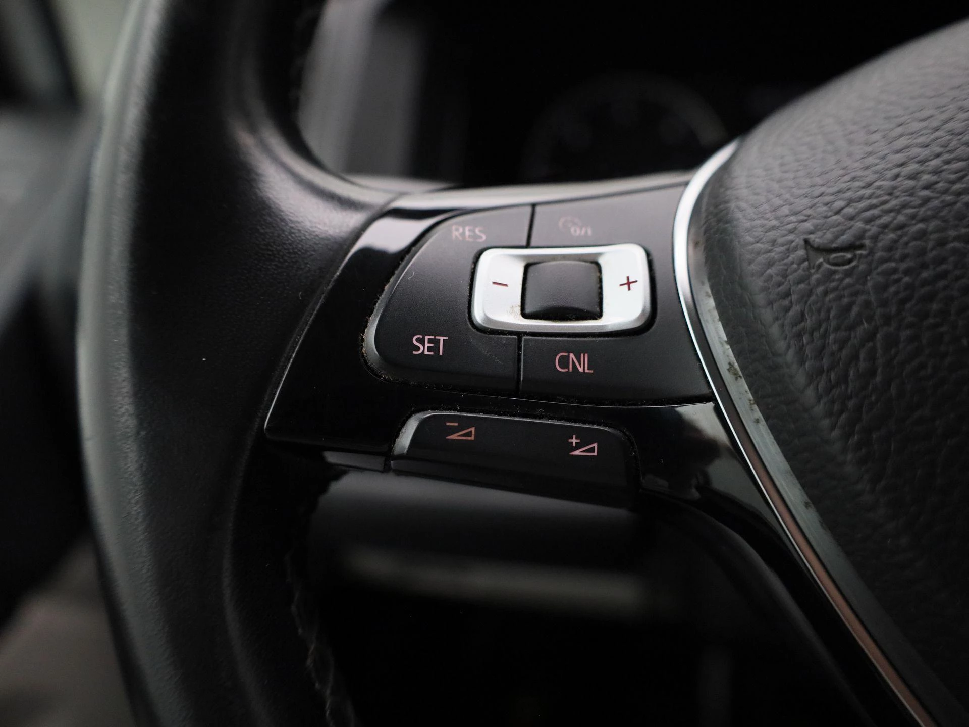 Volkswagen-Transporter-image-14