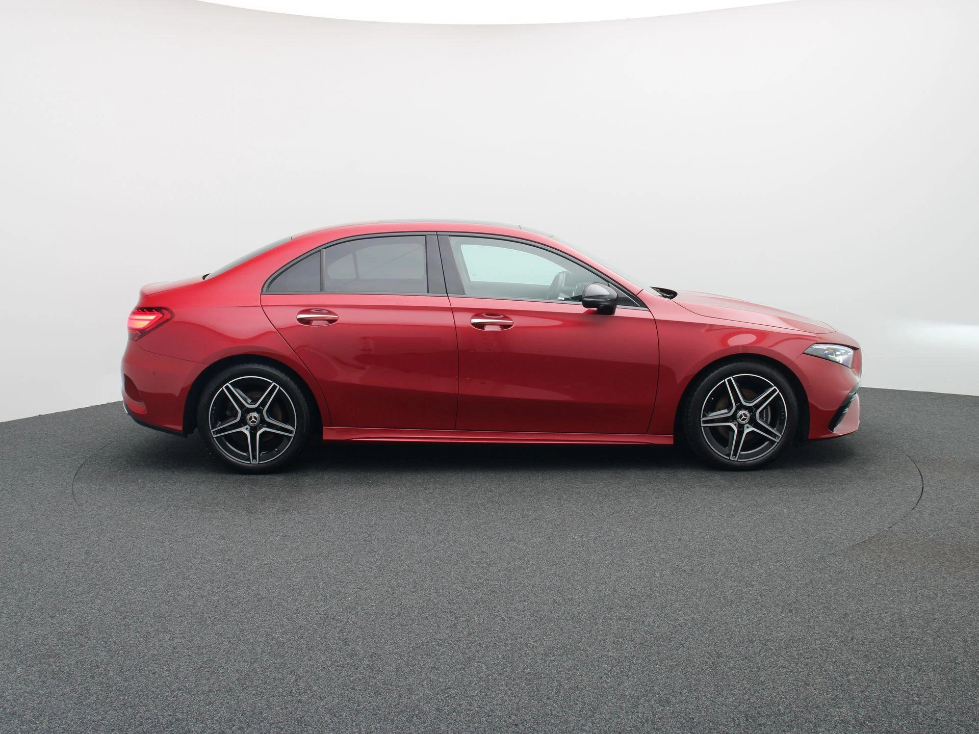 Mercedes-Benz-A-Klasse-image-5