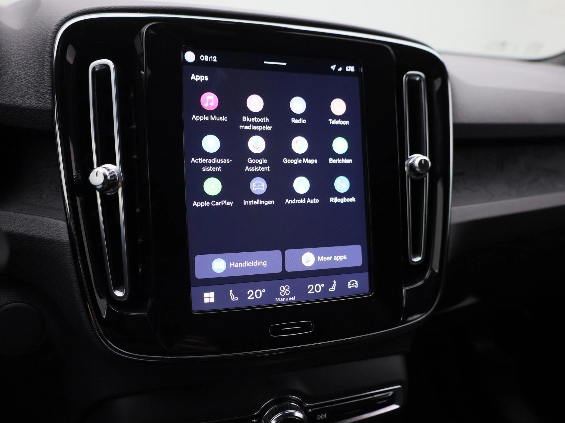 Volvo-XC40-image-19