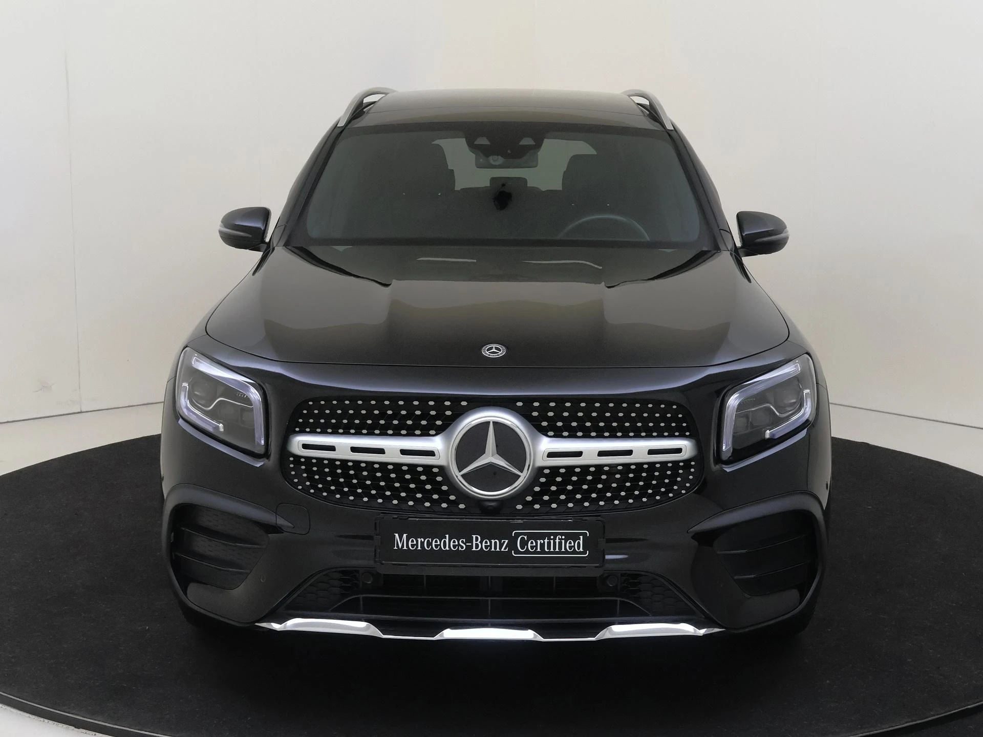 Mercedes-Benz-GLB-image-5